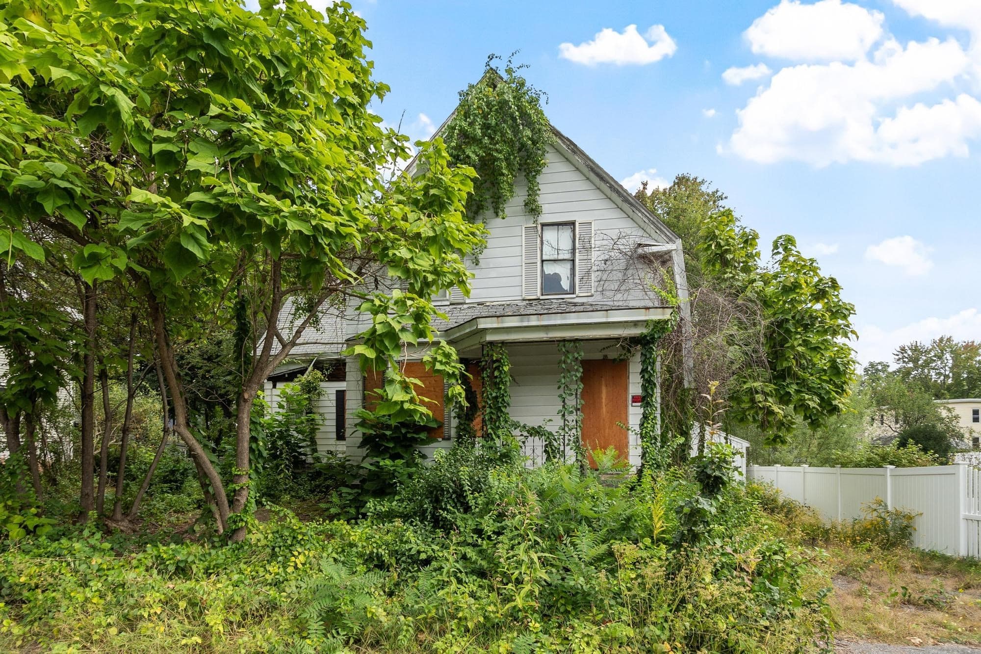 16 Holt, Chelmsford MA 01863