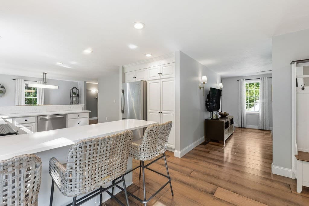 Single Family Residence at 15 River Edge Rd, Mansfield MA 02048, Mansfield, photo 13 of 42