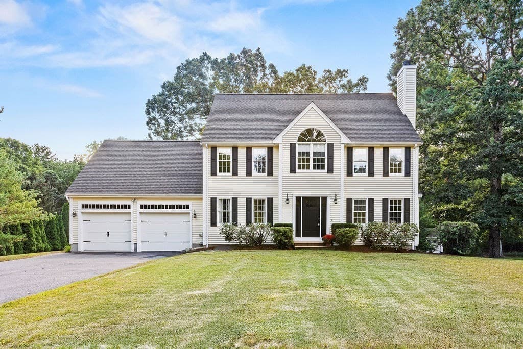 15 River Edge Rd, Mansfield MA 02048