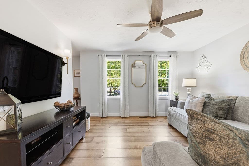 Single Family Residence at 15 River Edge Rd, Mansfield MA 02048, Mansfield, photo 11 of 42