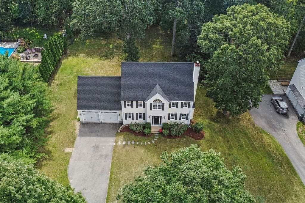 Single Family Residence at 15 River Edge Rd, Mansfield MA 02048, Mansfield, photo 8 of 42