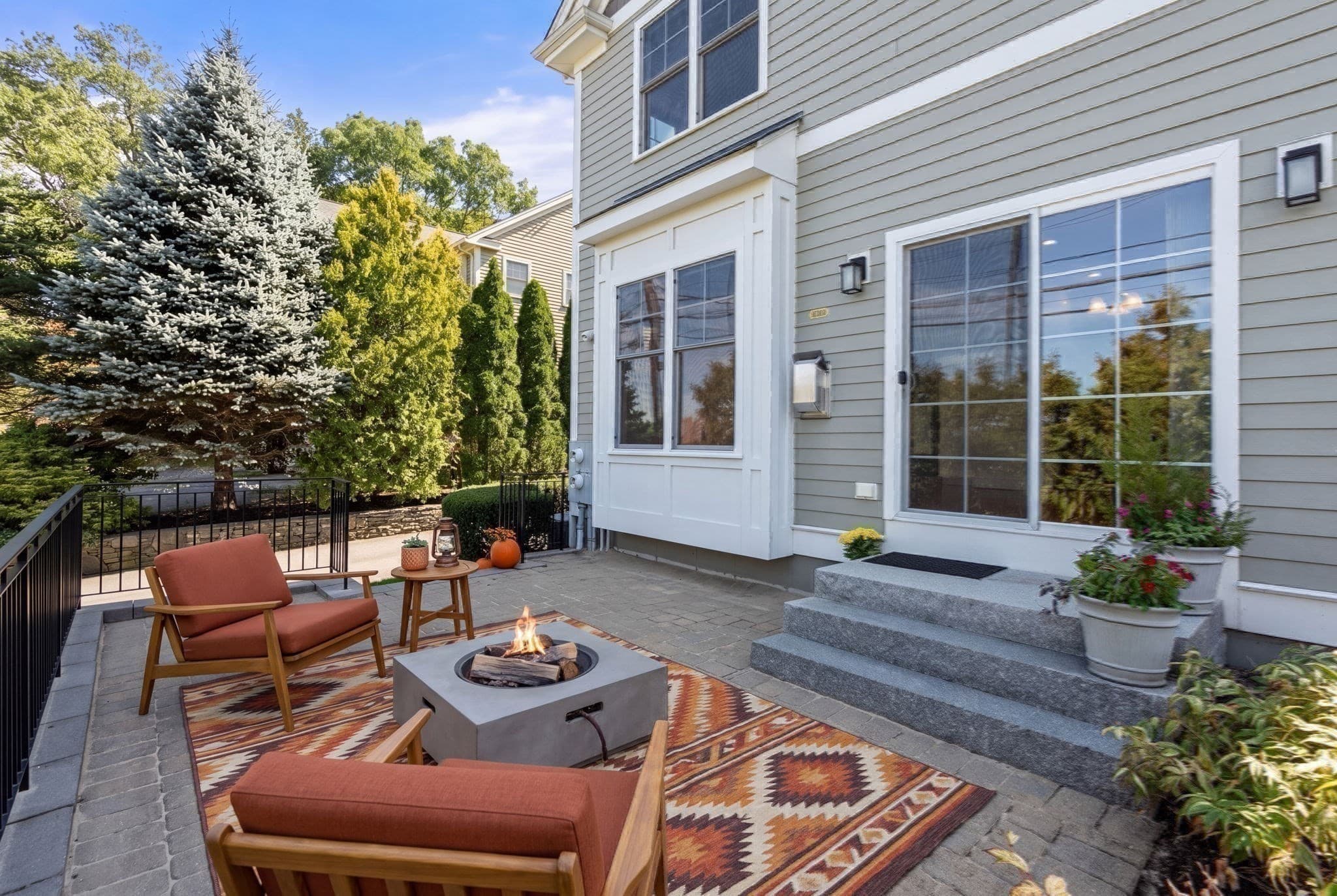 Condominium at 104-108 Hull St # 108, Newton MA 02460, Newton, photo 34 of 41