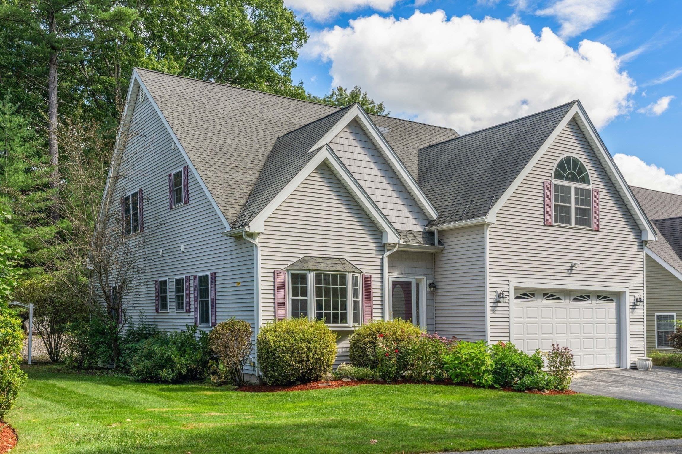 21 Steinbeck St, Tyngsborough MA 01879