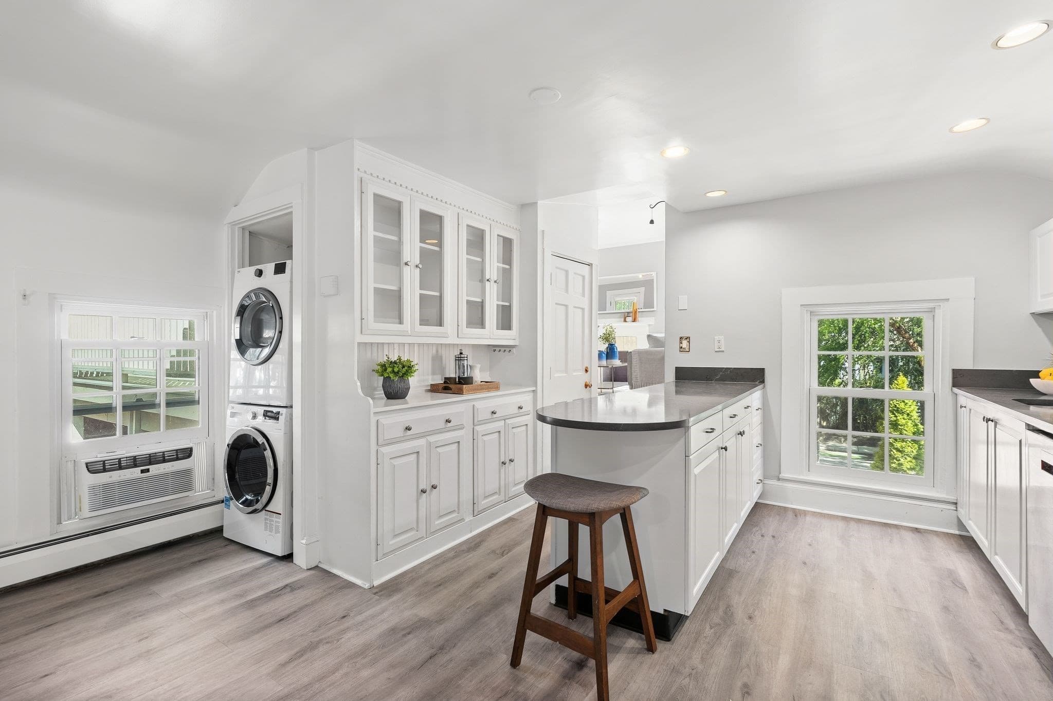 Condominium at 33-35 Green St # 3, Boston MA 02130, photo 9 of 41