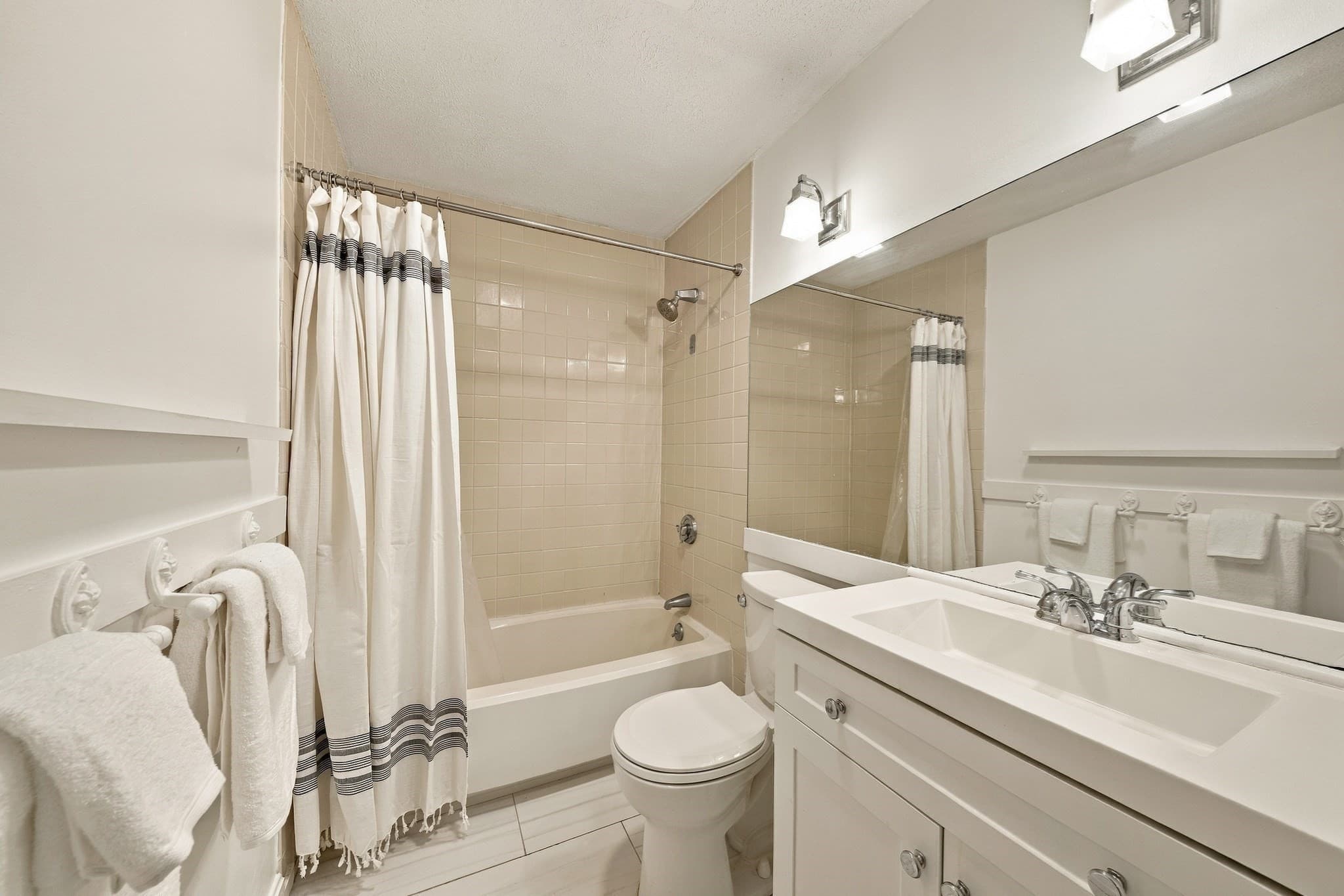Condominium at 26 Worcester Sq # 2, Boston MA 02118, photo 15 of 19