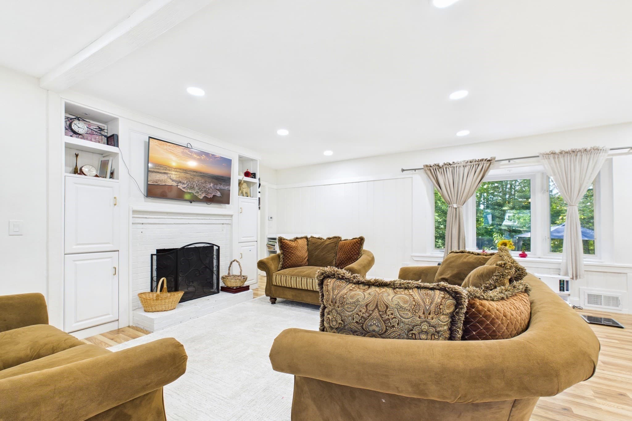 Single Family Residence at 1475 Washington St, Walpole MA 02081, Walpole, photo 5 of 35