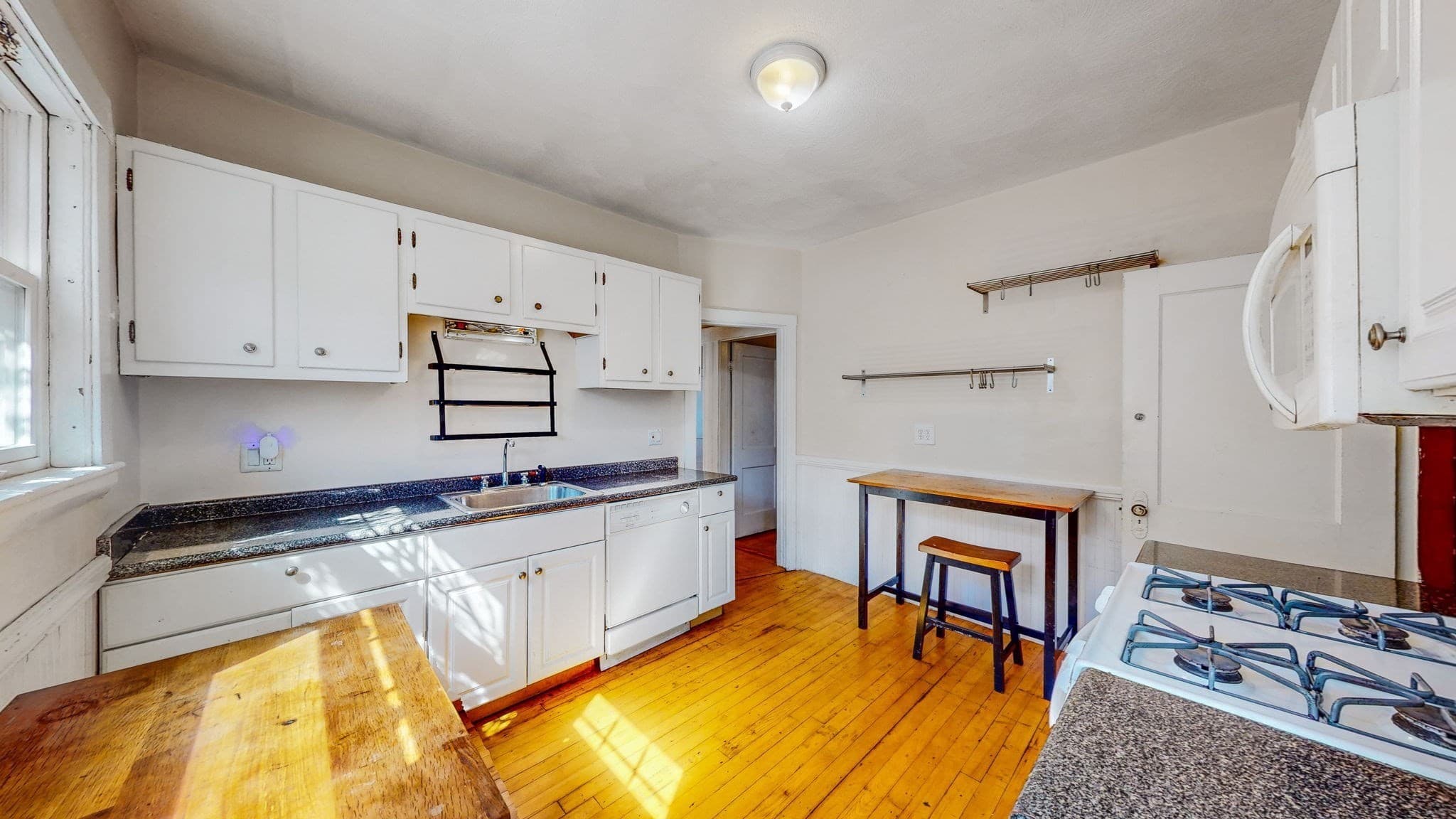 2 Family - 2 Units Up/Down at 283 Alewife Brook Pkwy, Somerville MA 02144, Somerville, photo 4 of 36