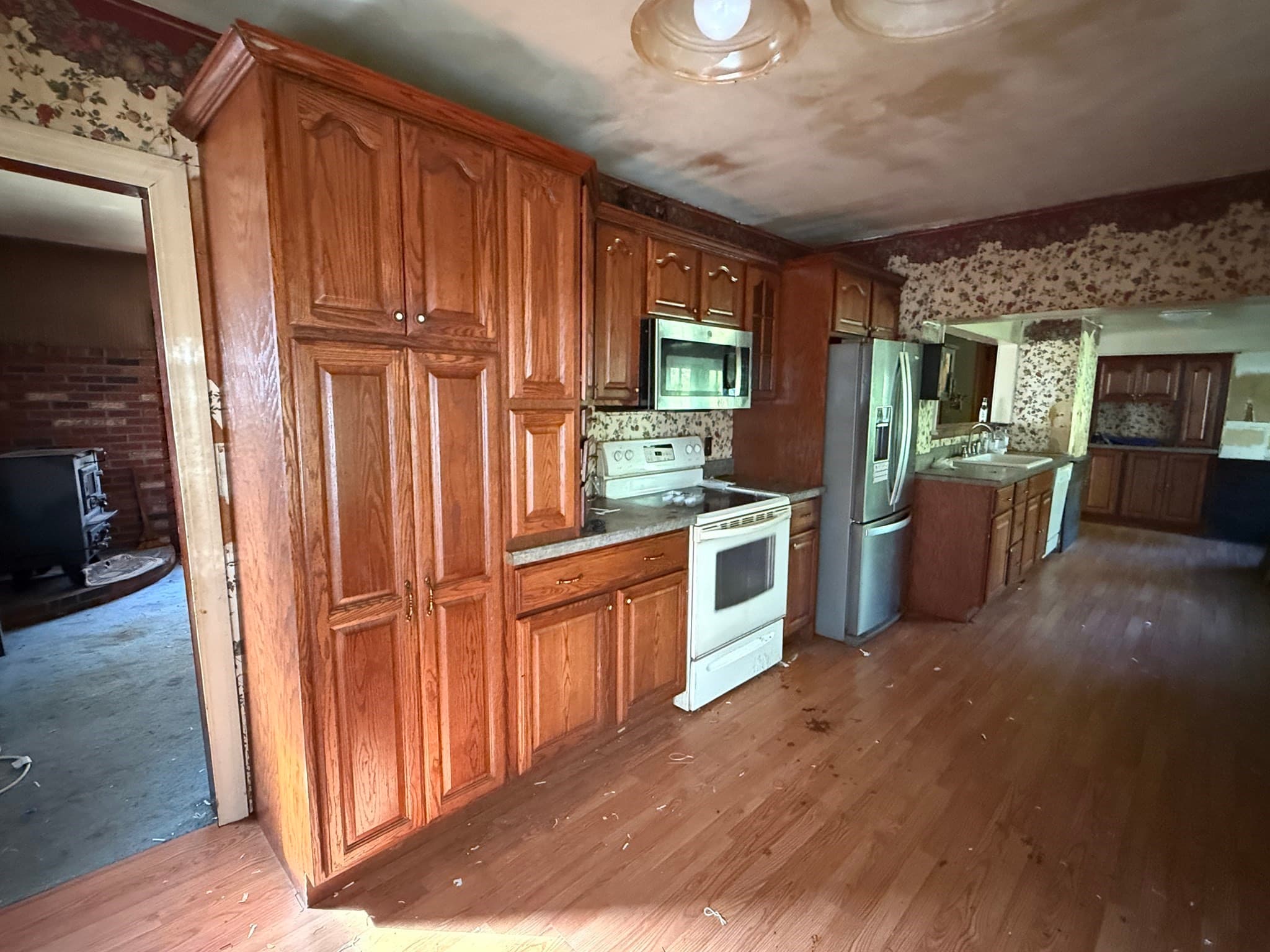 Single Family Residence at 45 Upton Rd, Uxbridge MA 01569, Uxbridge, photo 6 of 17