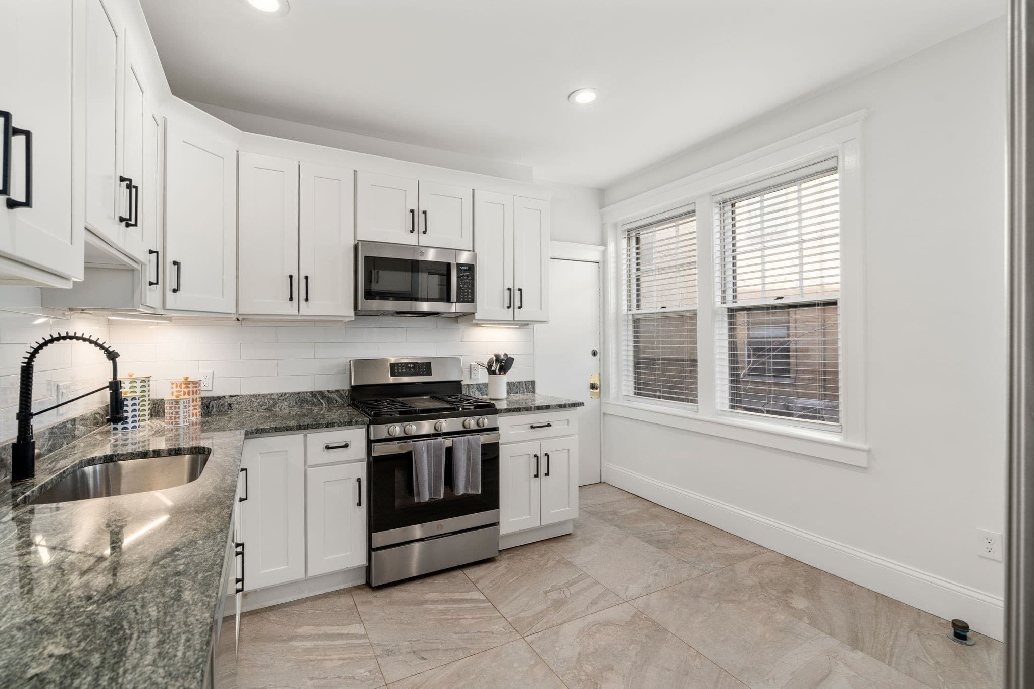 Condominium at 461 Washington St # 1, Brookline MA 02446, Brookline, photo 2 of 17