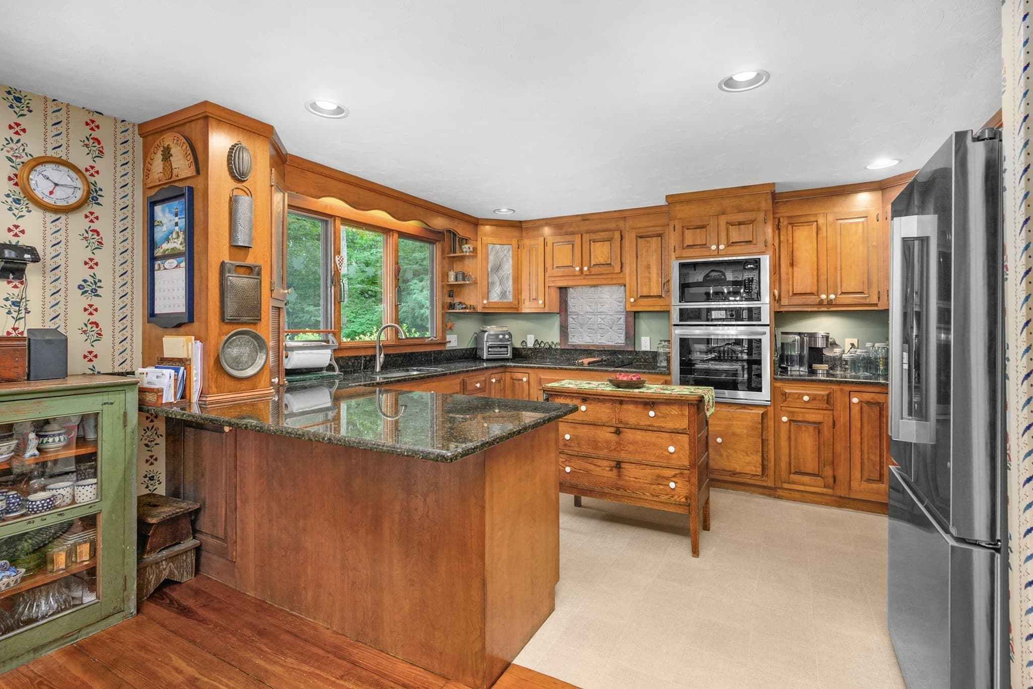 Single Family Residence at 8 Crestview Dr Ext, Sandwich MA 02537, Sandwich, photo 9 of 42