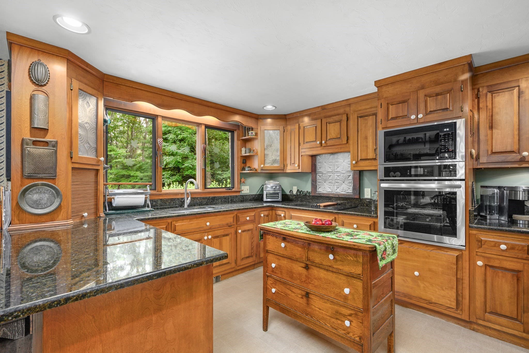 Single Family Residence at 8 Crestview Dr Ext, Sandwich MA 02537, Sandwich, photo 11 of 42