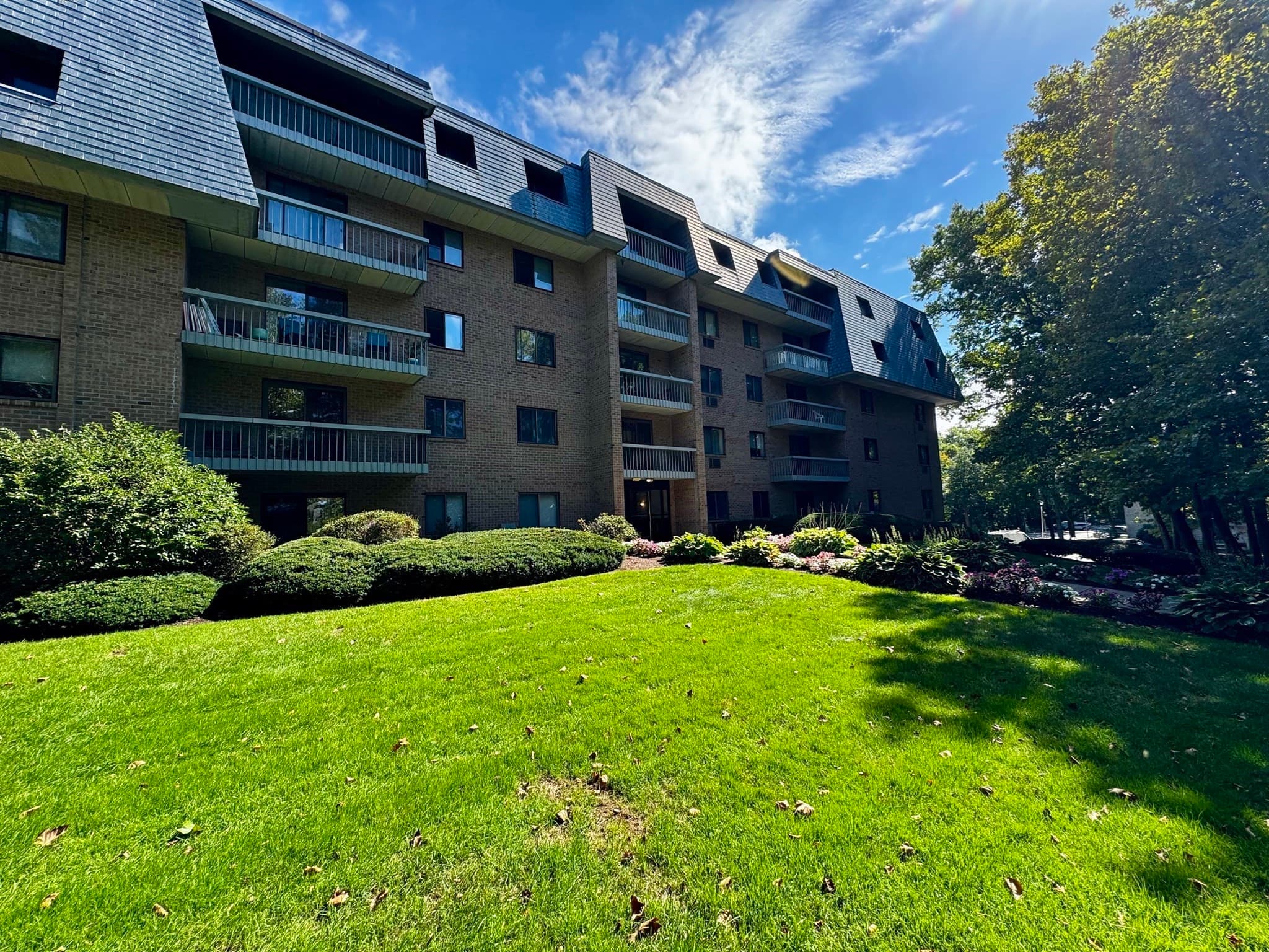 Condominium at 65 Commons Dr # 602, Shrewsbury MA 01545, Shrewsbury, photo 2 of 38