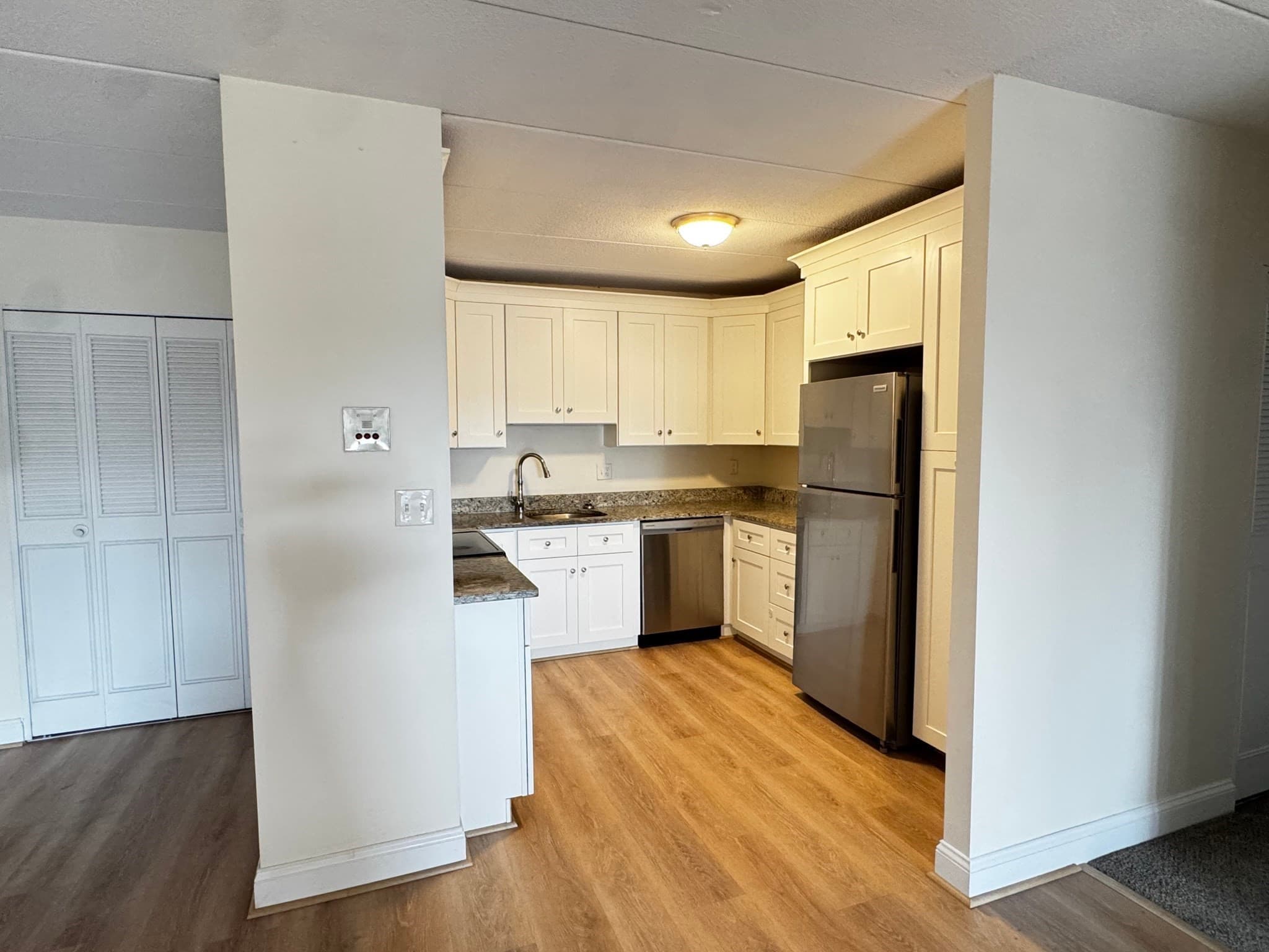 Condominium at 65 Commons Dr # 602, Shrewsbury MA 01545, Shrewsbury, photo 13 of 38