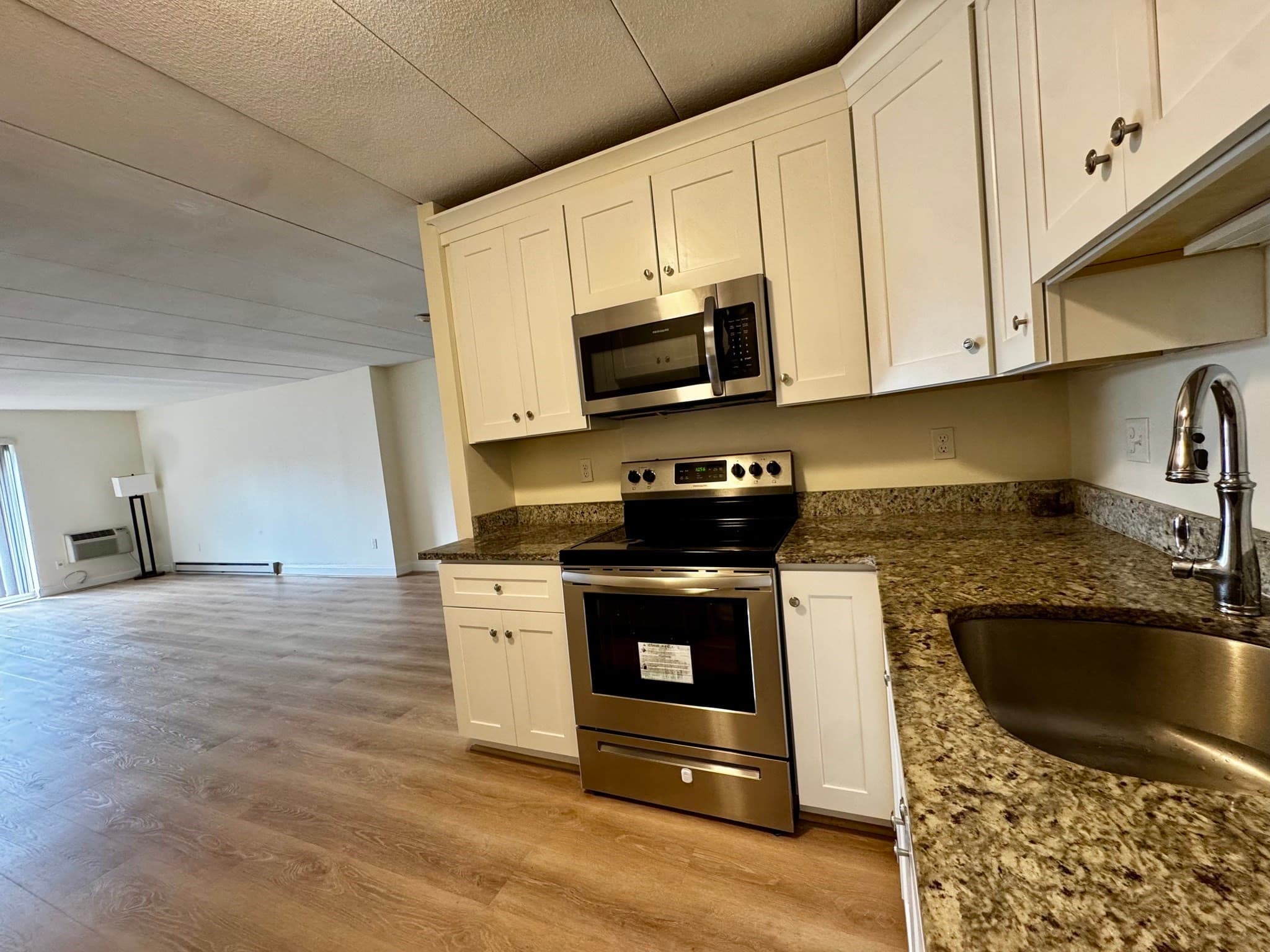Condominium at 65 Commons Dr # 602, Shrewsbury MA 01545, Shrewsbury, photo 12 of 38