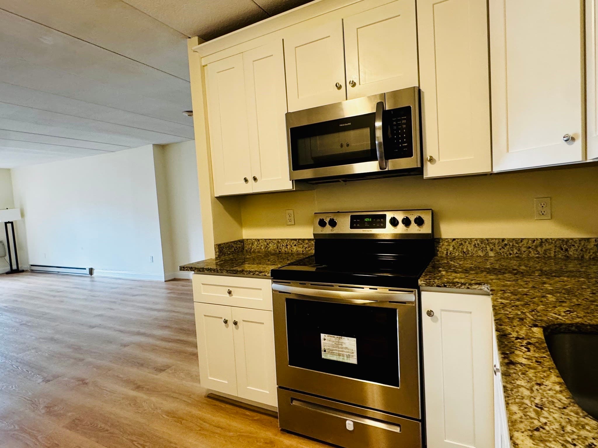 Condominium at 65 Commons Dr # 602, Shrewsbury MA 01545, Shrewsbury, photo 11 of 38