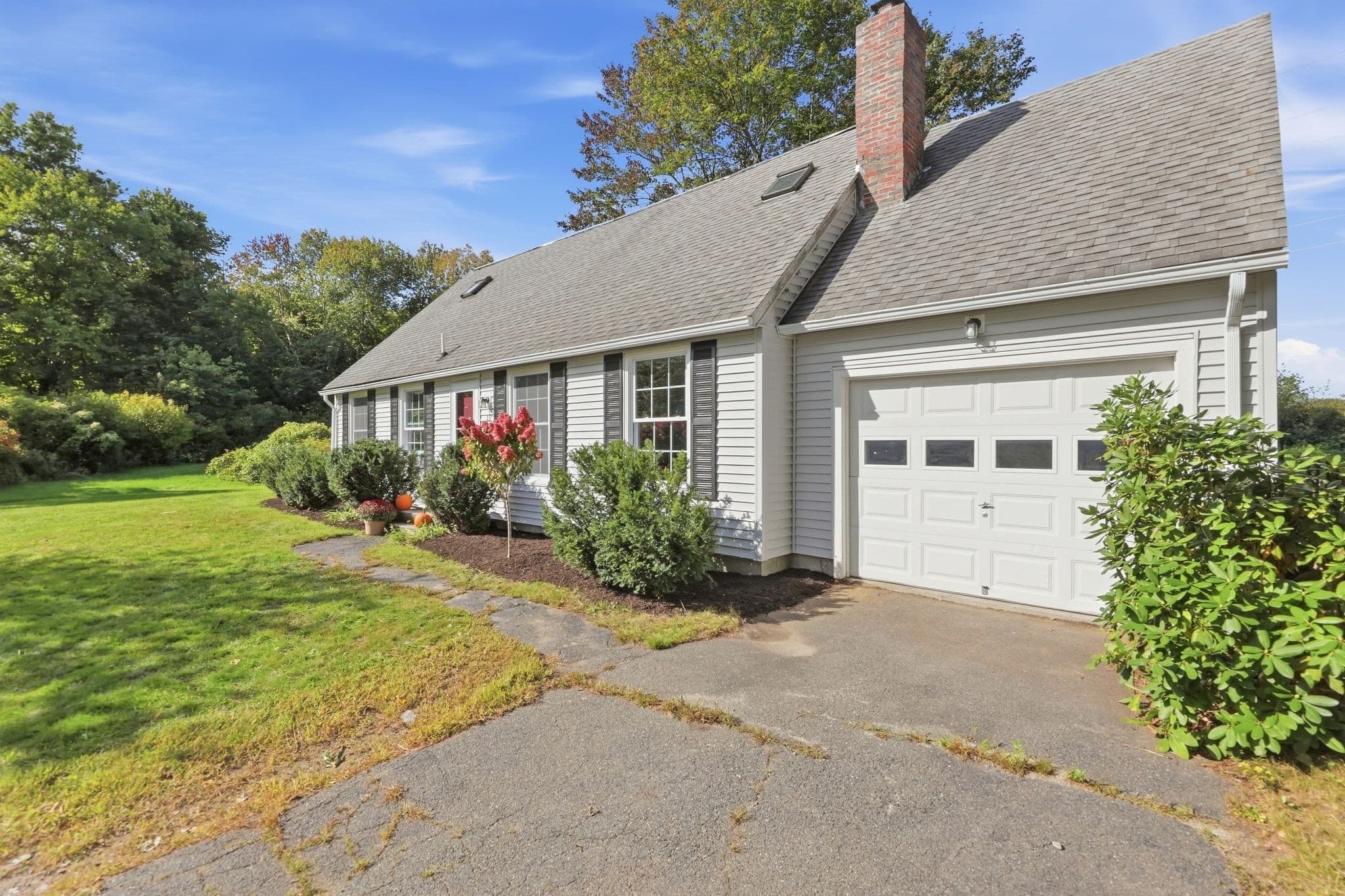 Single Family Residence at 15 Surrey Ln, Amherst MA 01002, Amherst, photo 6 of 42