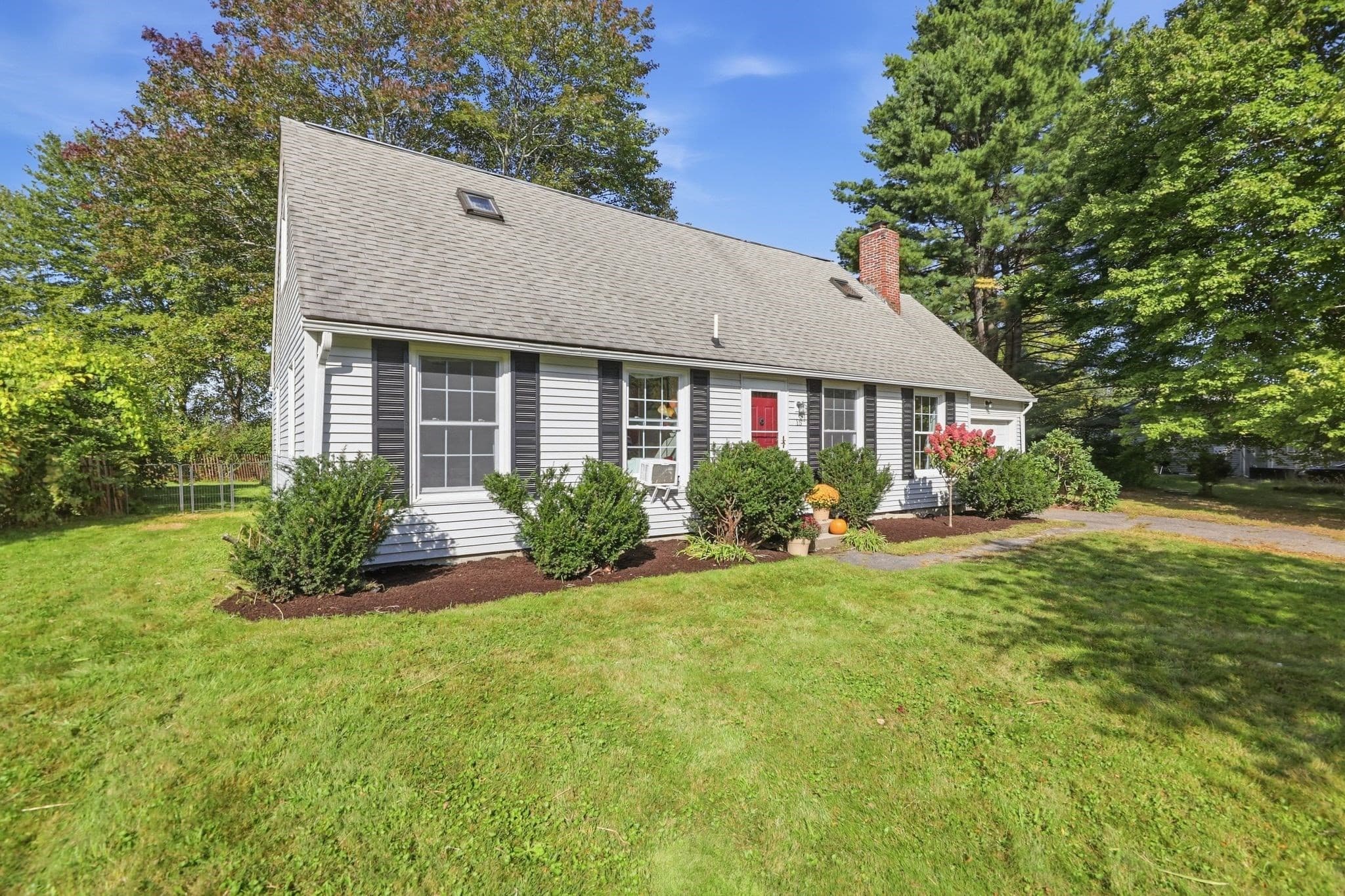 Single Family Residence at 15 Surrey Ln, Amherst MA 01002, Amherst, photo 4 of 42