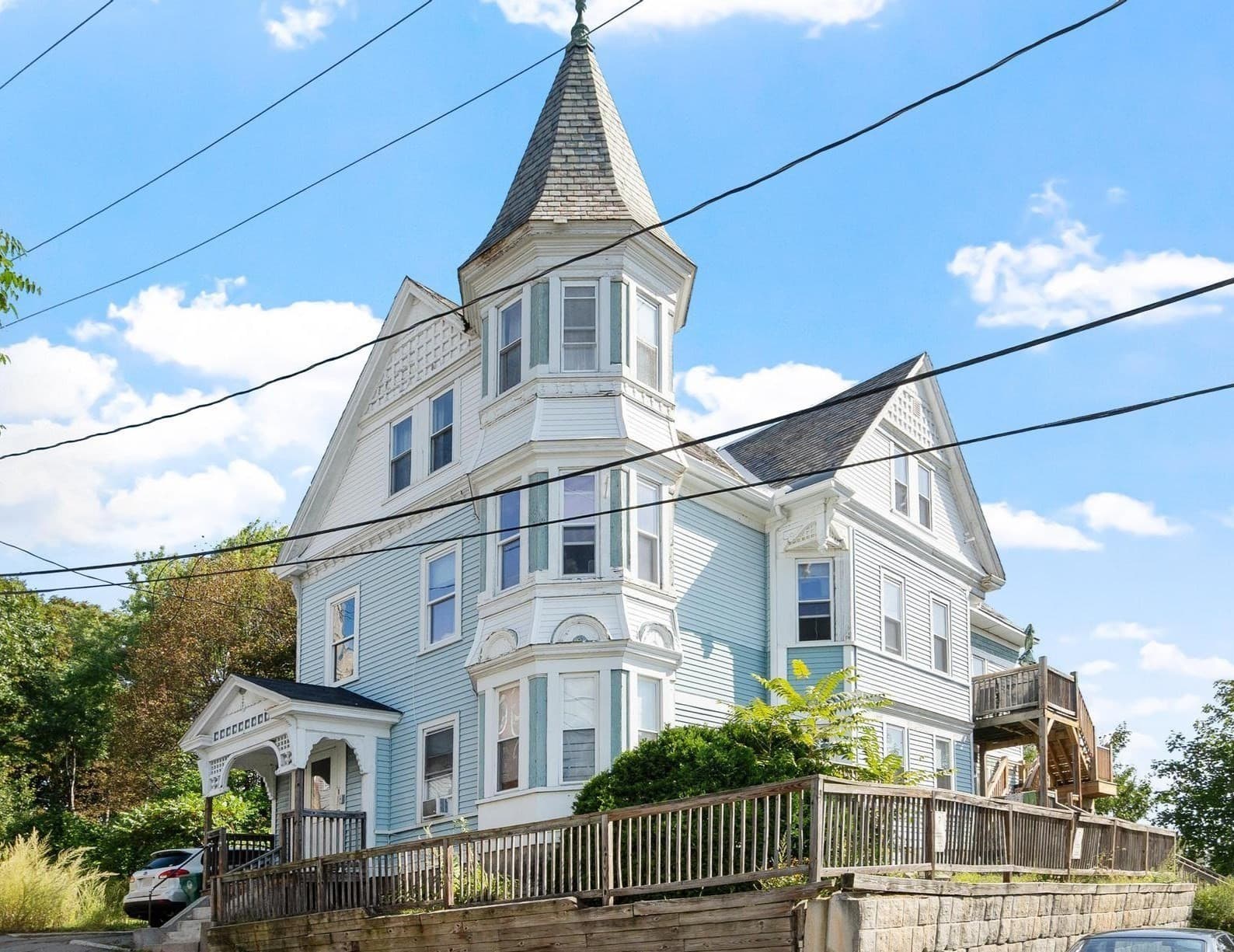 9 Mount Vernon St, Fitchburg MA 01420