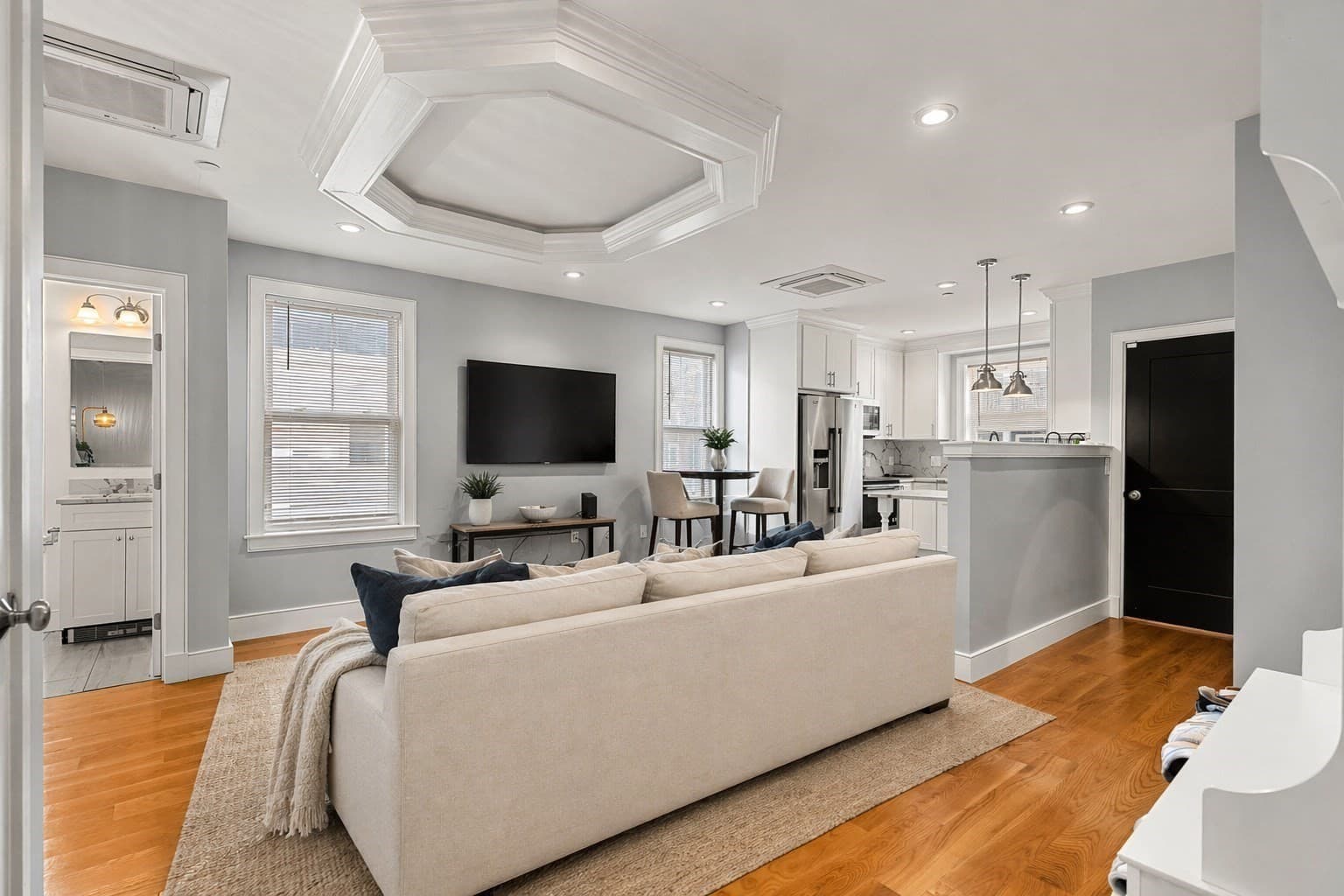 Condominium at 14 Farragut Ave # 1, Somerville MA 02144, Somerville, photo 5 of 12