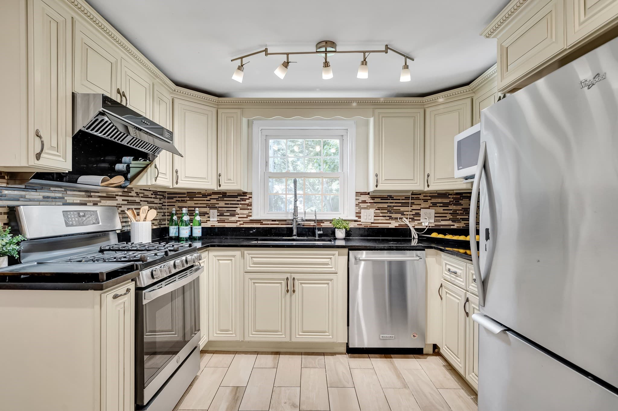 Single Family Residence at 33 Stowecroft Rd, Arlington MA 02474, Arlington, photo 12 of 35