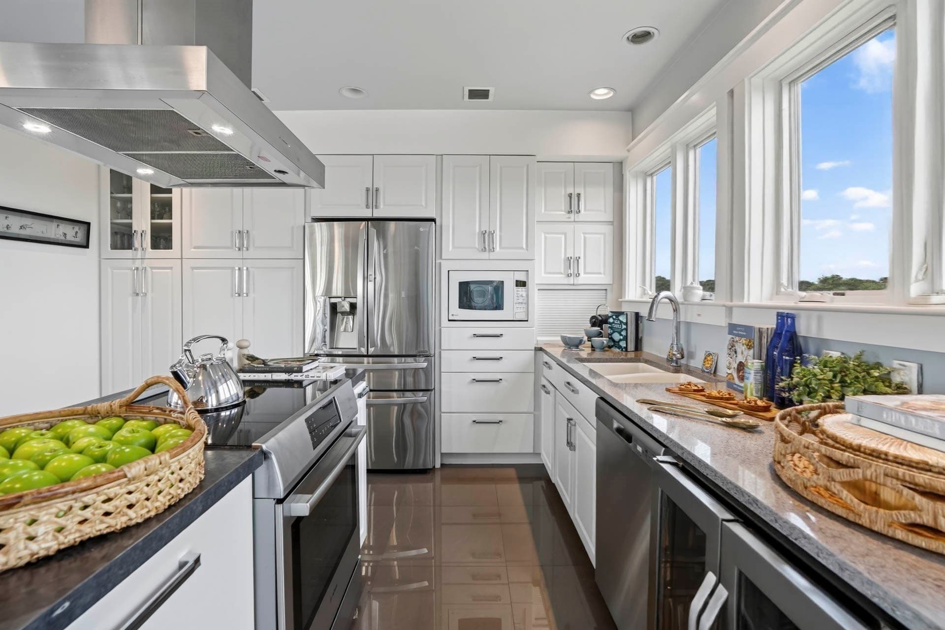 Single Family Residence at 98 Edgartown Bay Rd, Edgartown MA 02539, Edgartown, photo 18 of 42