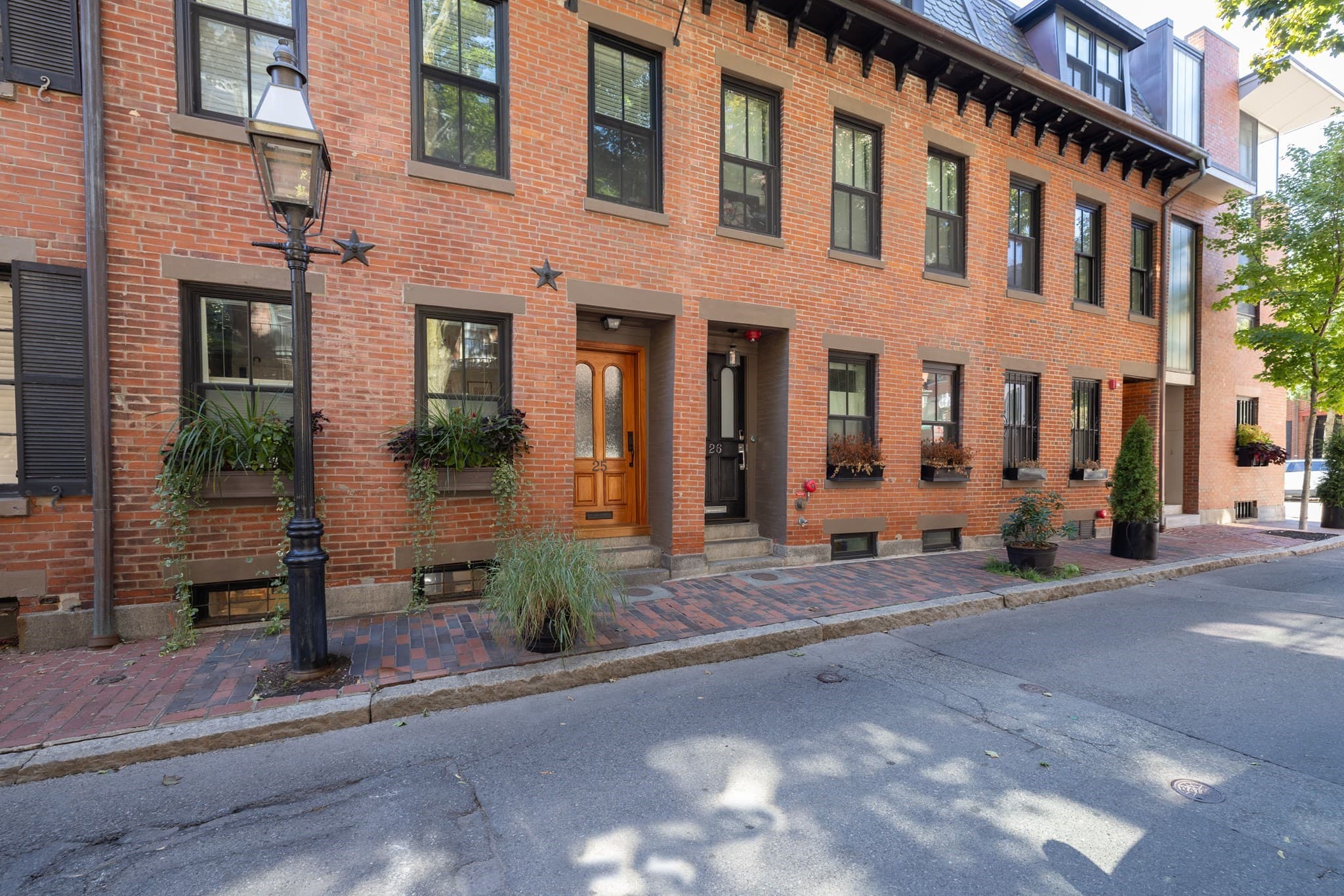 Condominium at 25 Lawrence St # 1, Boston MA 02116, photo 2 of 26
