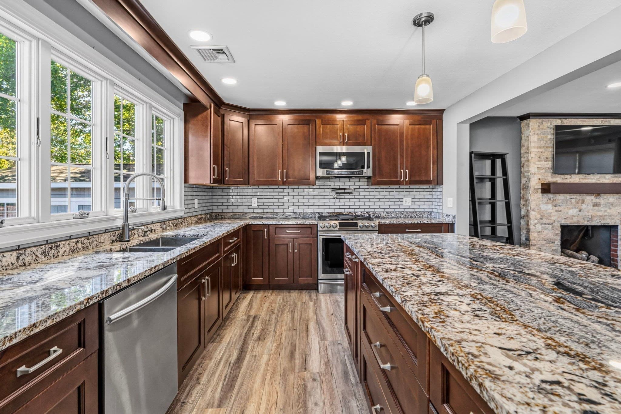 Single Family Residence at 263 College Hwy, Southampton MA 01073, Southampton, photo 5 of 42
