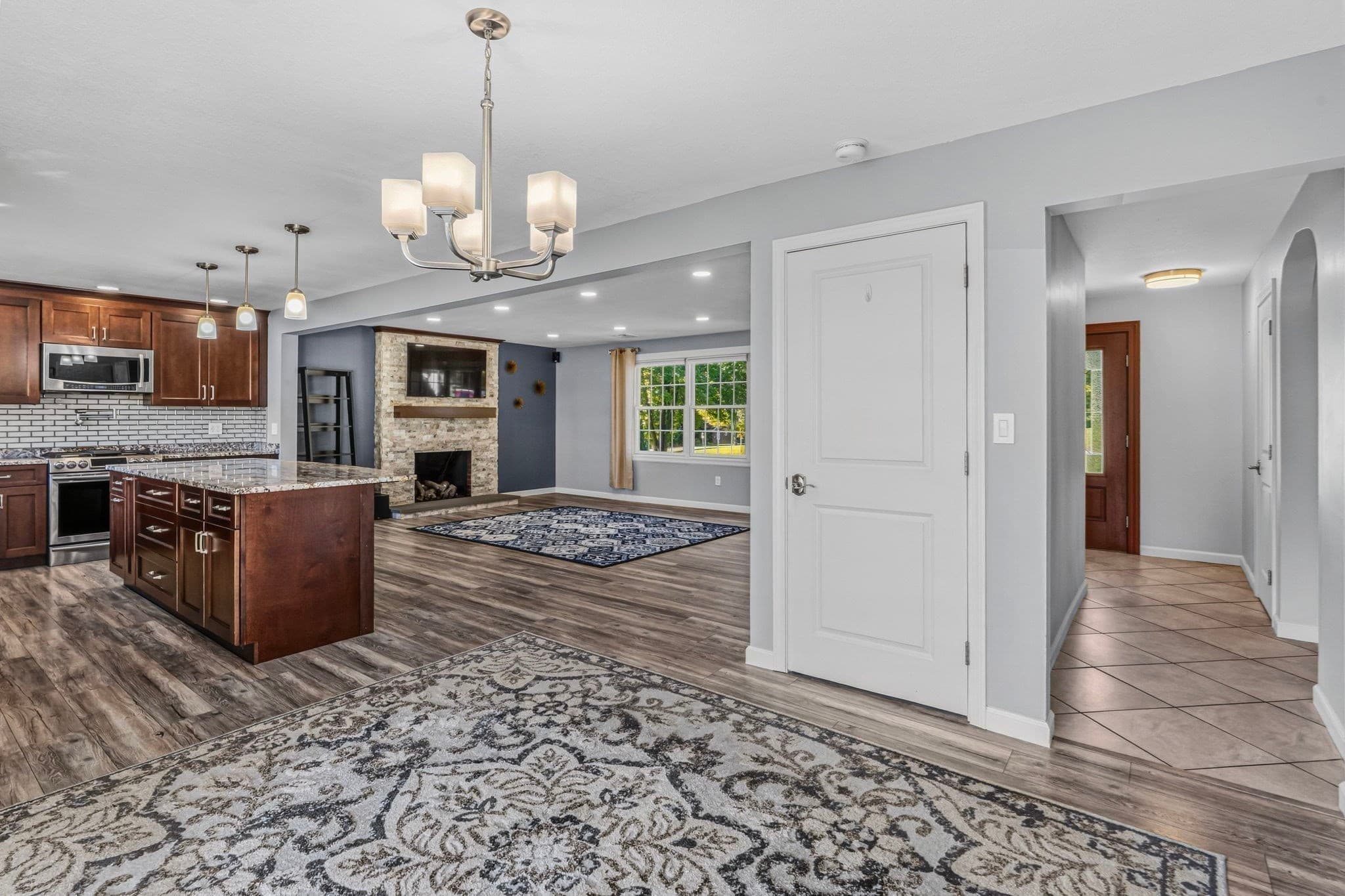 Single Family Residence at 263 College Hwy, Southampton MA 01073, Southampton, photo 10 of 42