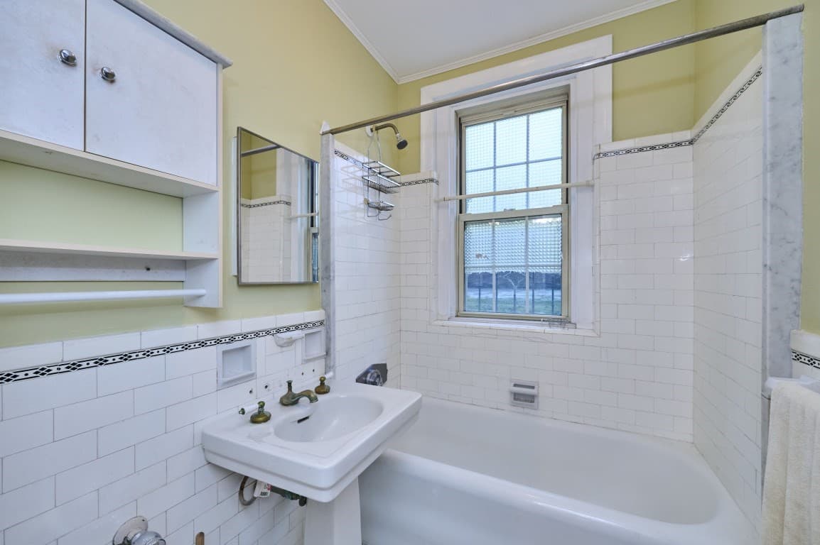 Condominium at 7 Arlington St # 4, Cambridge MA 02140, Cambridge, photo 7 of 12