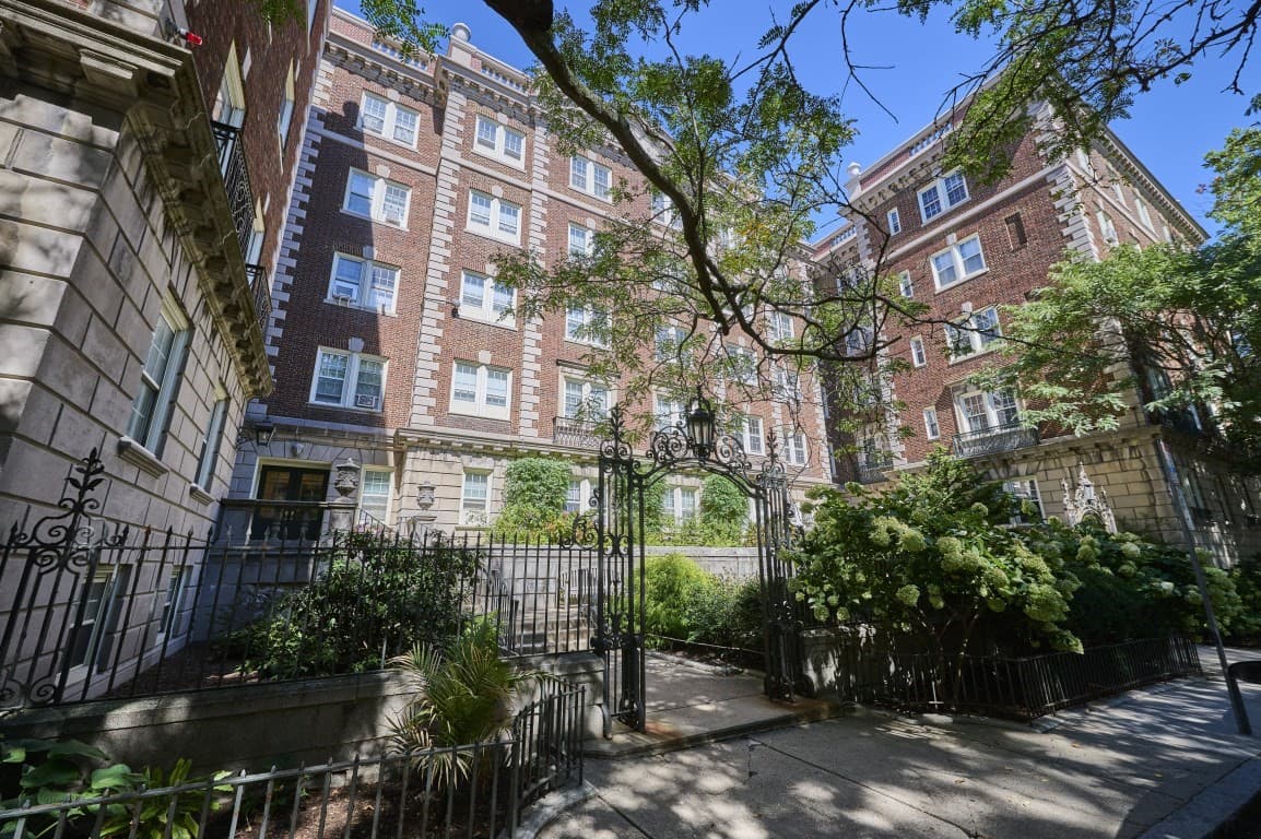 Condominium at 7 Arlington St # 4, Cambridge MA 02140, Cambridge, photo 11 of 12