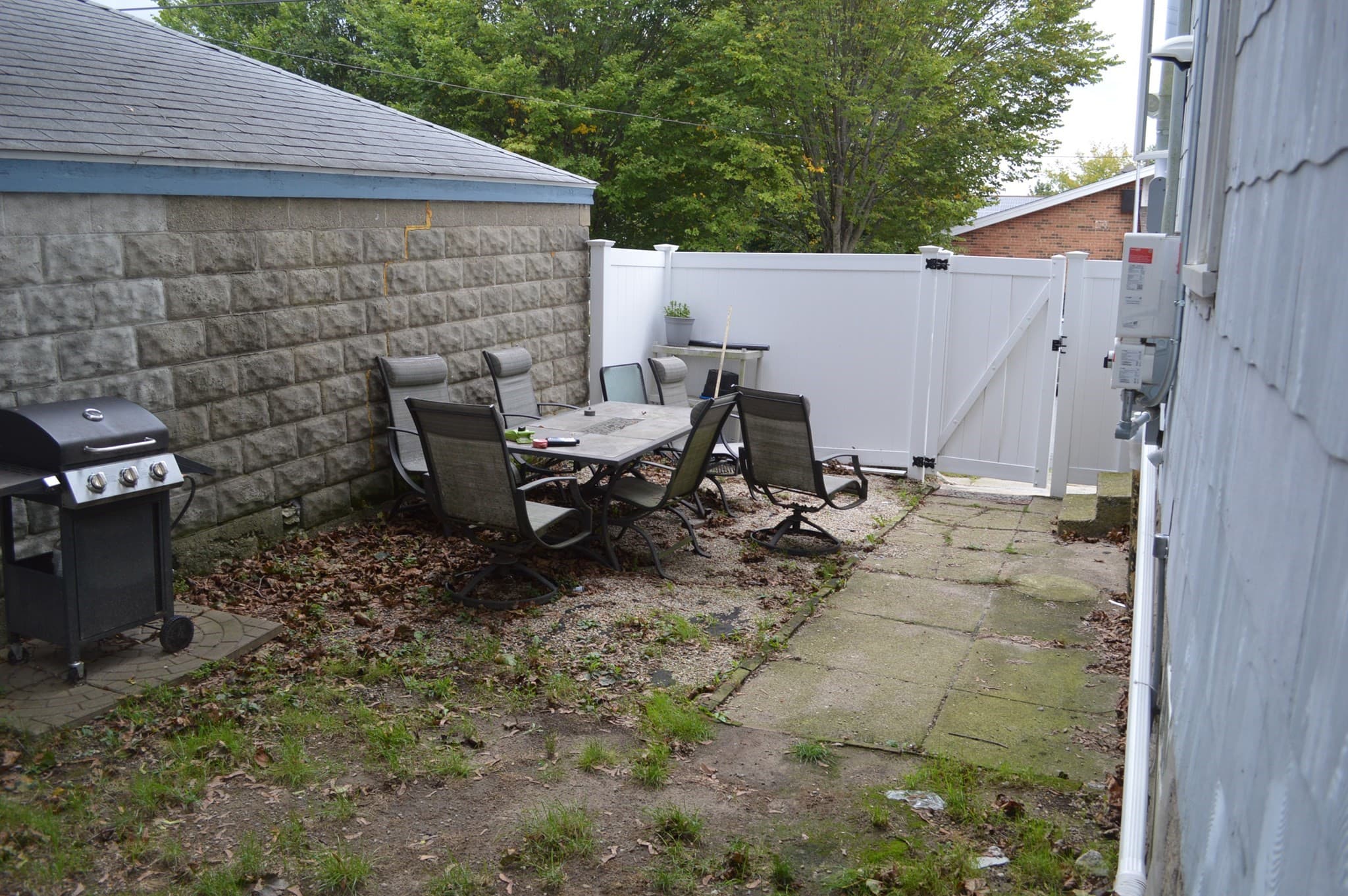 3 Family at 543 Coggeshall St, New Bedford MA 02746, New Bedford, photo 12 of 30
