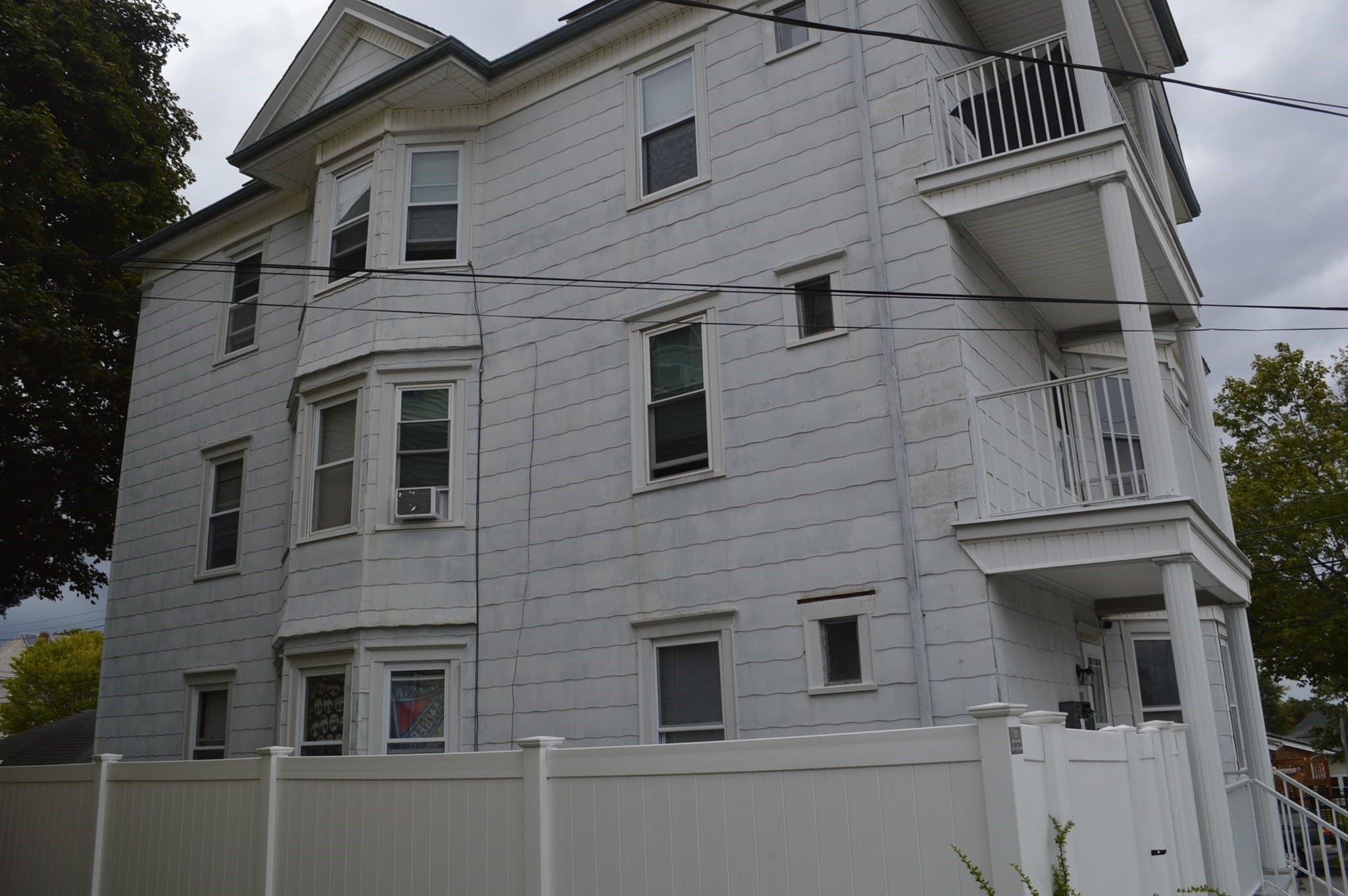 3 Family at 543 Coggeshall St, New Bedford MA 02746, New Bedford, photo 7 of 30