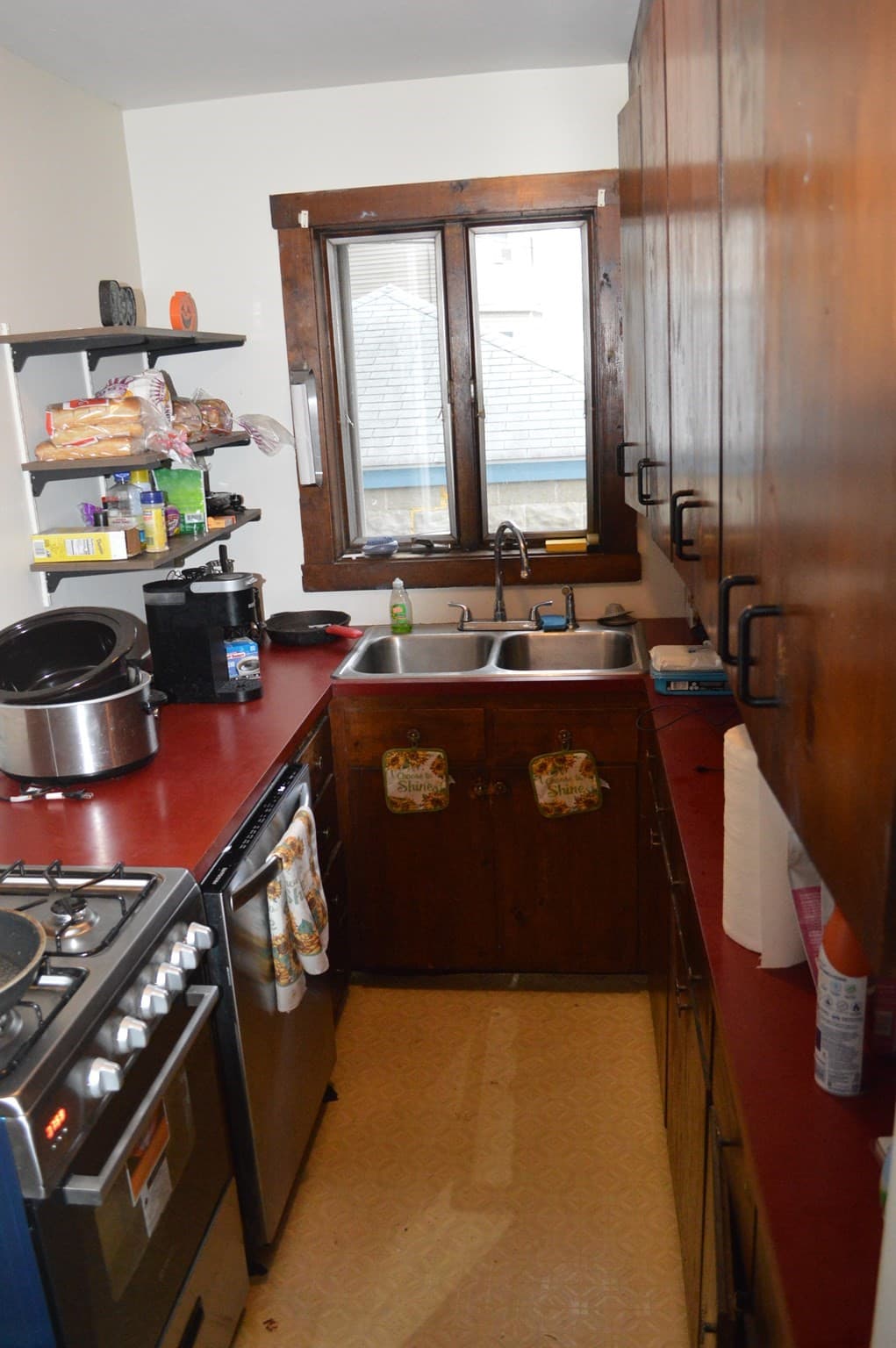 3 Family at 543 Coggeshall St, New Bedford MA 02746, New Bedford, photo 14 of 30