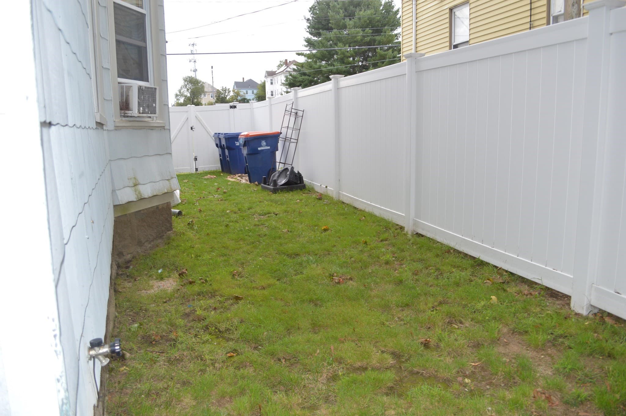 3 Family at 543 Coggeshall St, New Bedford MA 02746, New Bedford, photo 11 of 30