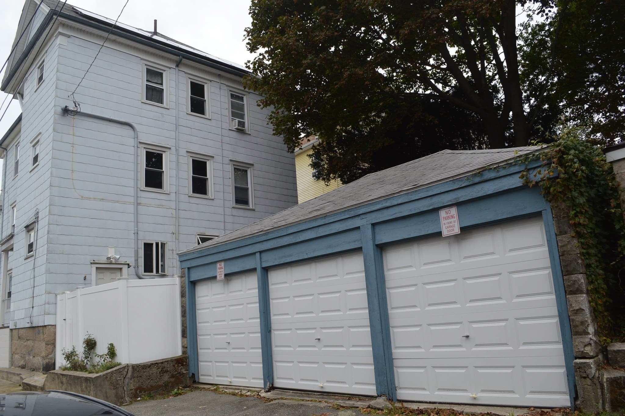 3 Family at 543 Coggeshall St, New Bedford MA 02746, New Bedford, photo 4 of 30