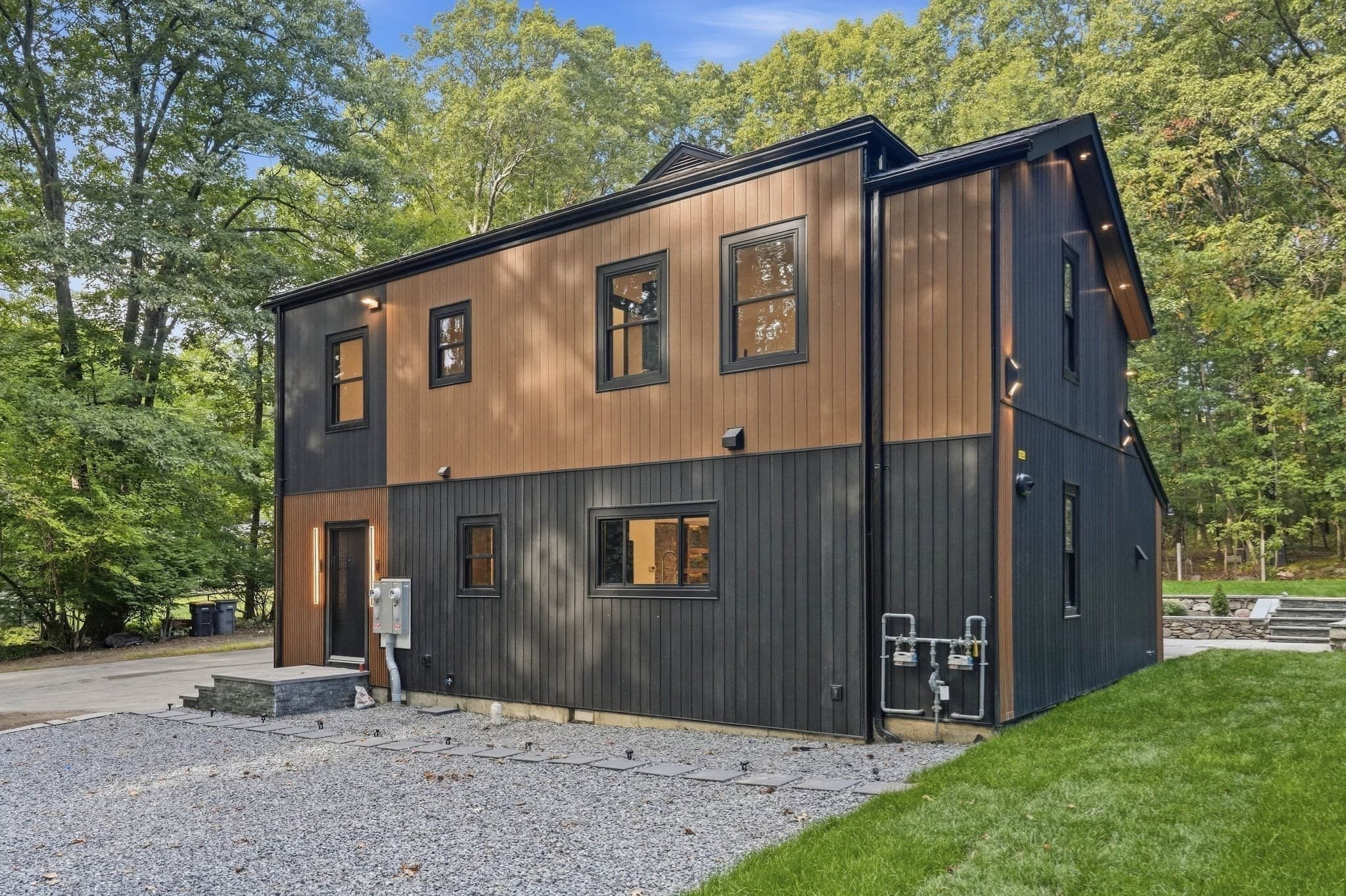 Single Family Residence at 641 Grove St, Framingham MA 01701, Framingham, photo 12 of 35