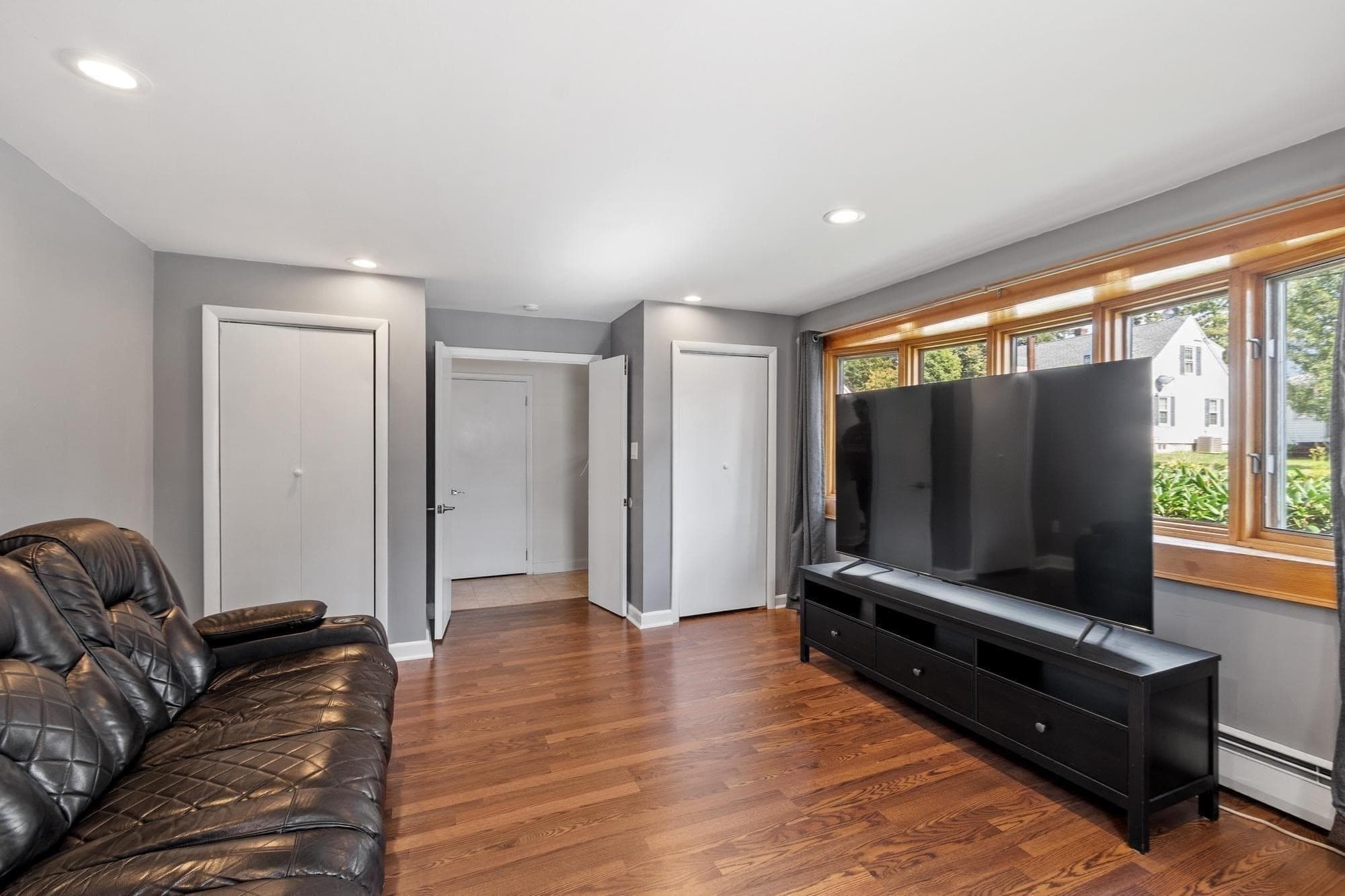 Single Family Residence at 160 Jackson St, Methuen MA 01844, Methuen, photo 12 of 28