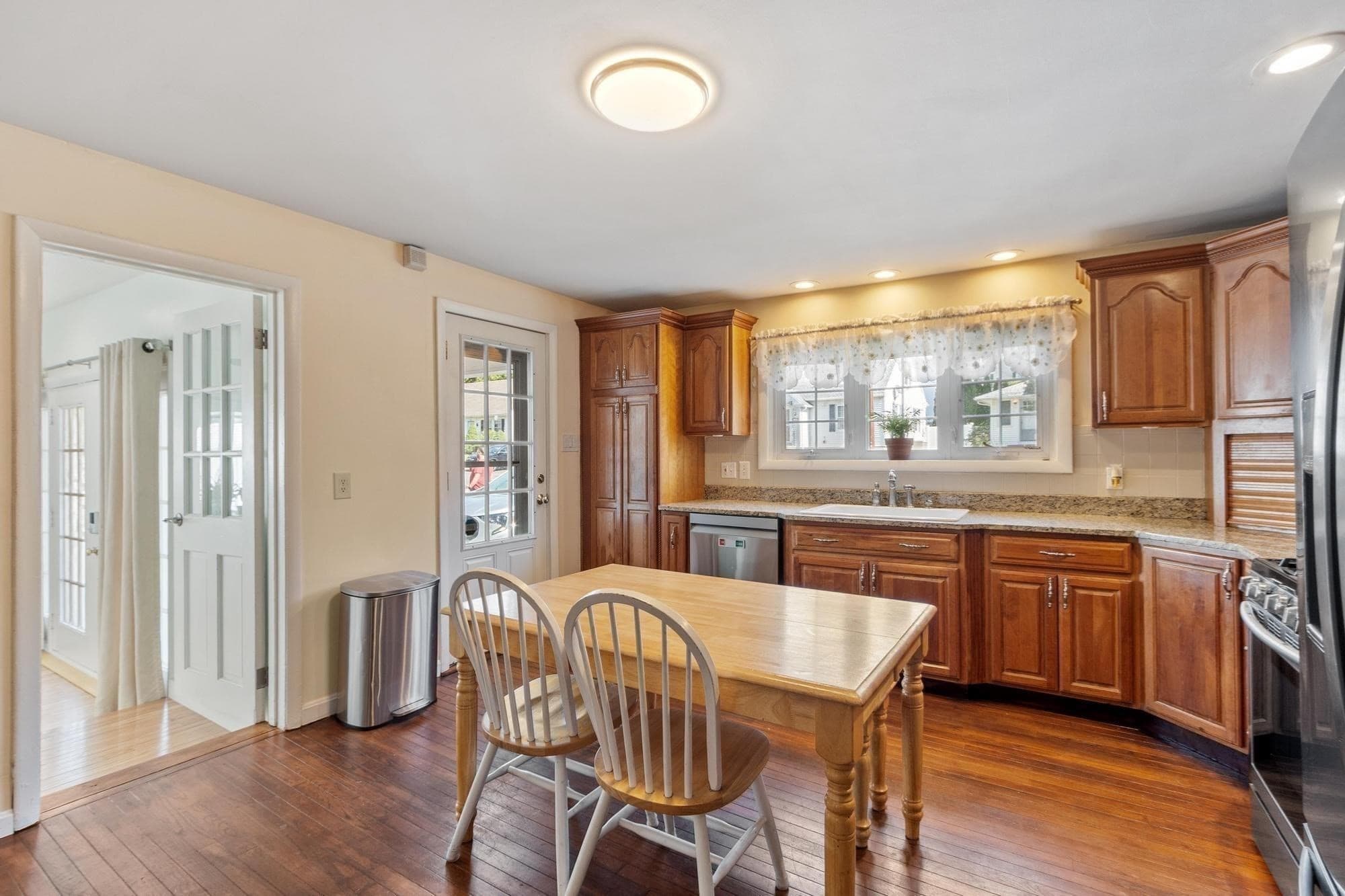 Single Family Residence at 160 Jackson St, Methuen MA 01844, Methuen, photo 5 of 28