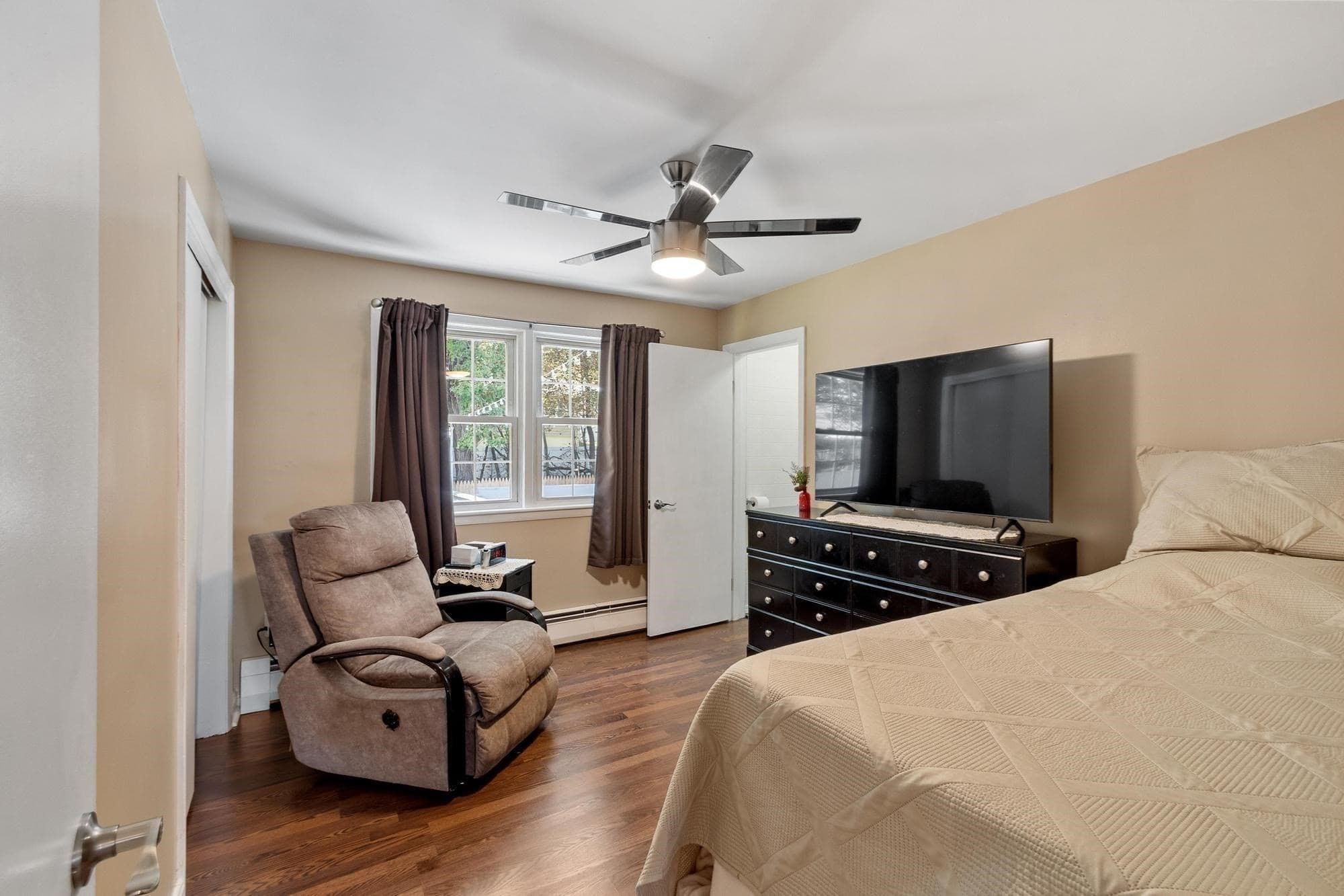 Single Family Residence at 160 Jackson St, Methuen MA 01844, Methuen, photo 14 of 28
