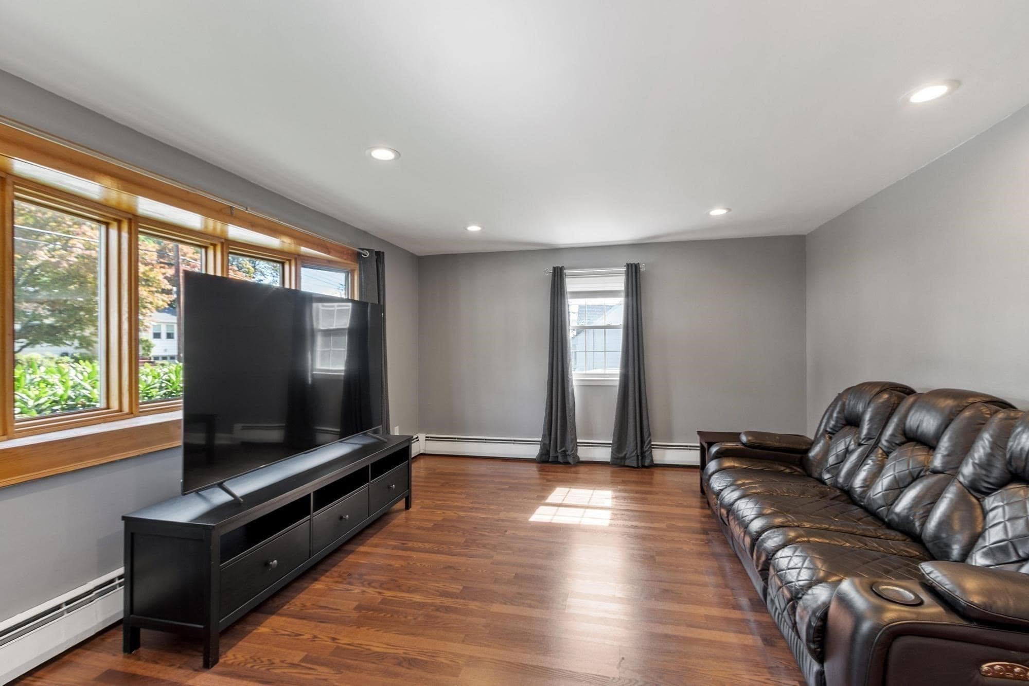 Single Family Residence at 160 Jackson St, Methuen MA 01844, Methuen, photo 11 of 28