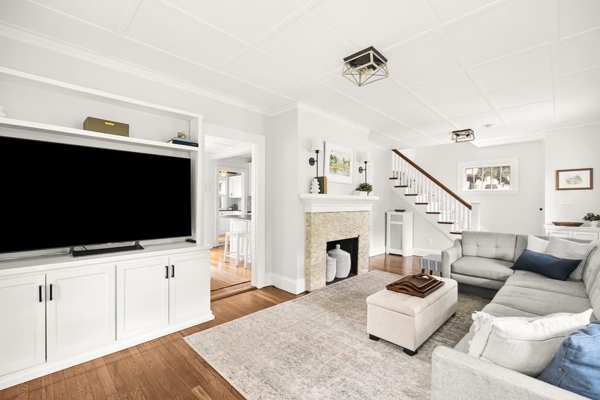 Single Family Residence at 297 Woburn Street, Reading MA 01867, Reading, photo 9 of 39