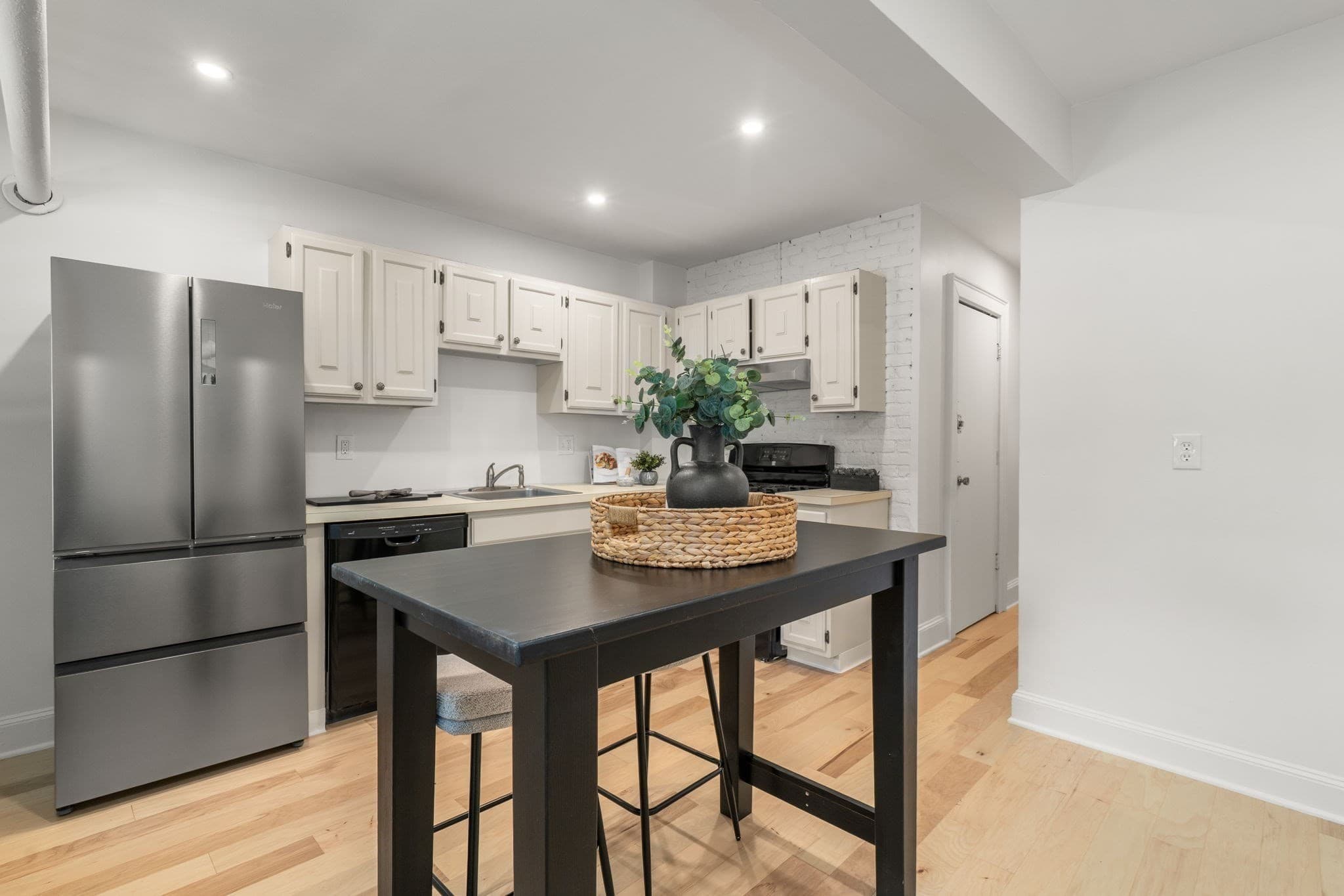 Condominium at 108 Saint Paul St. # A, Brookline MA 02446, Brookline, photo 8 of 9