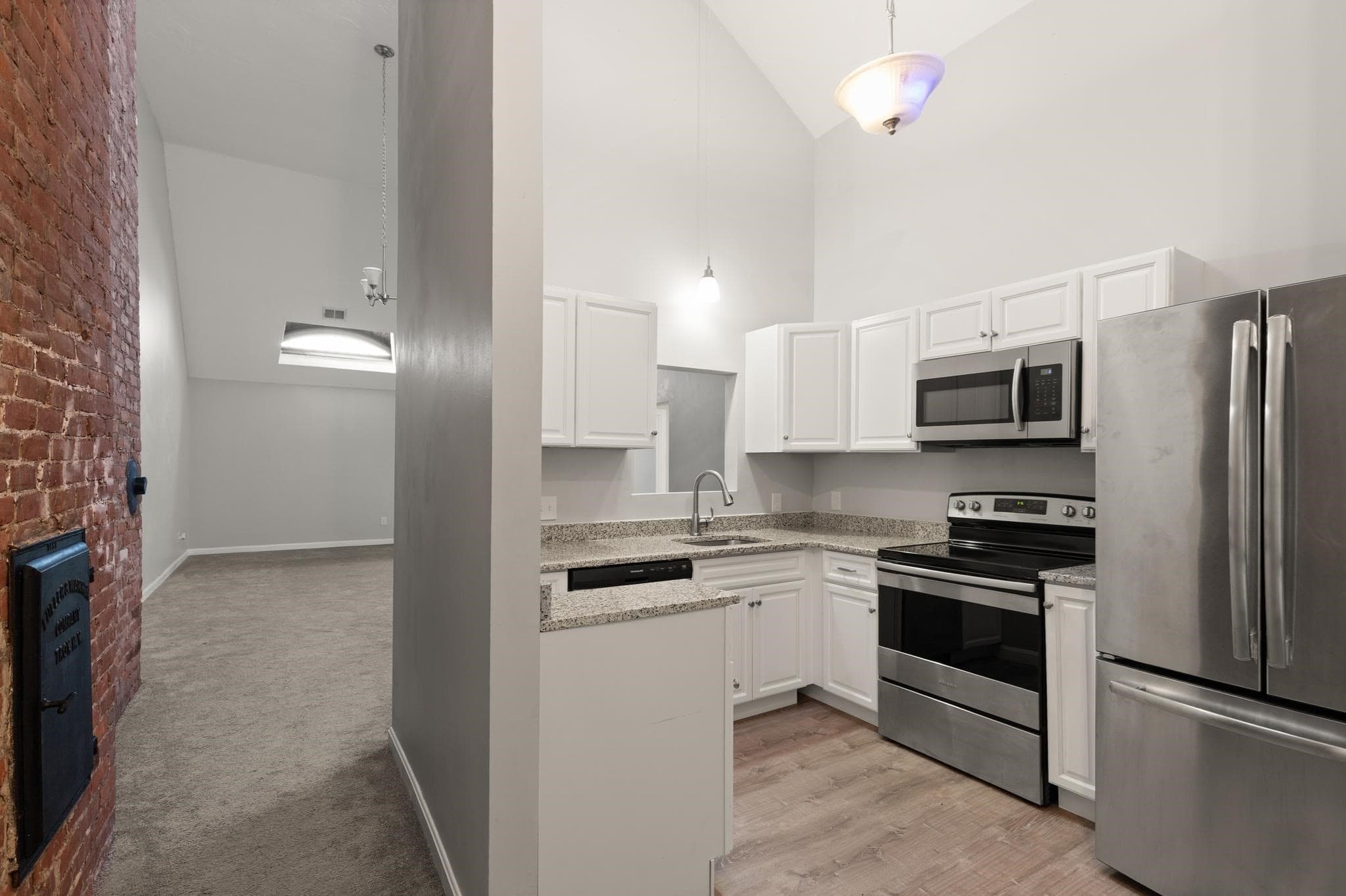 31 Elizabeth St # 303, Worcester MA 01605