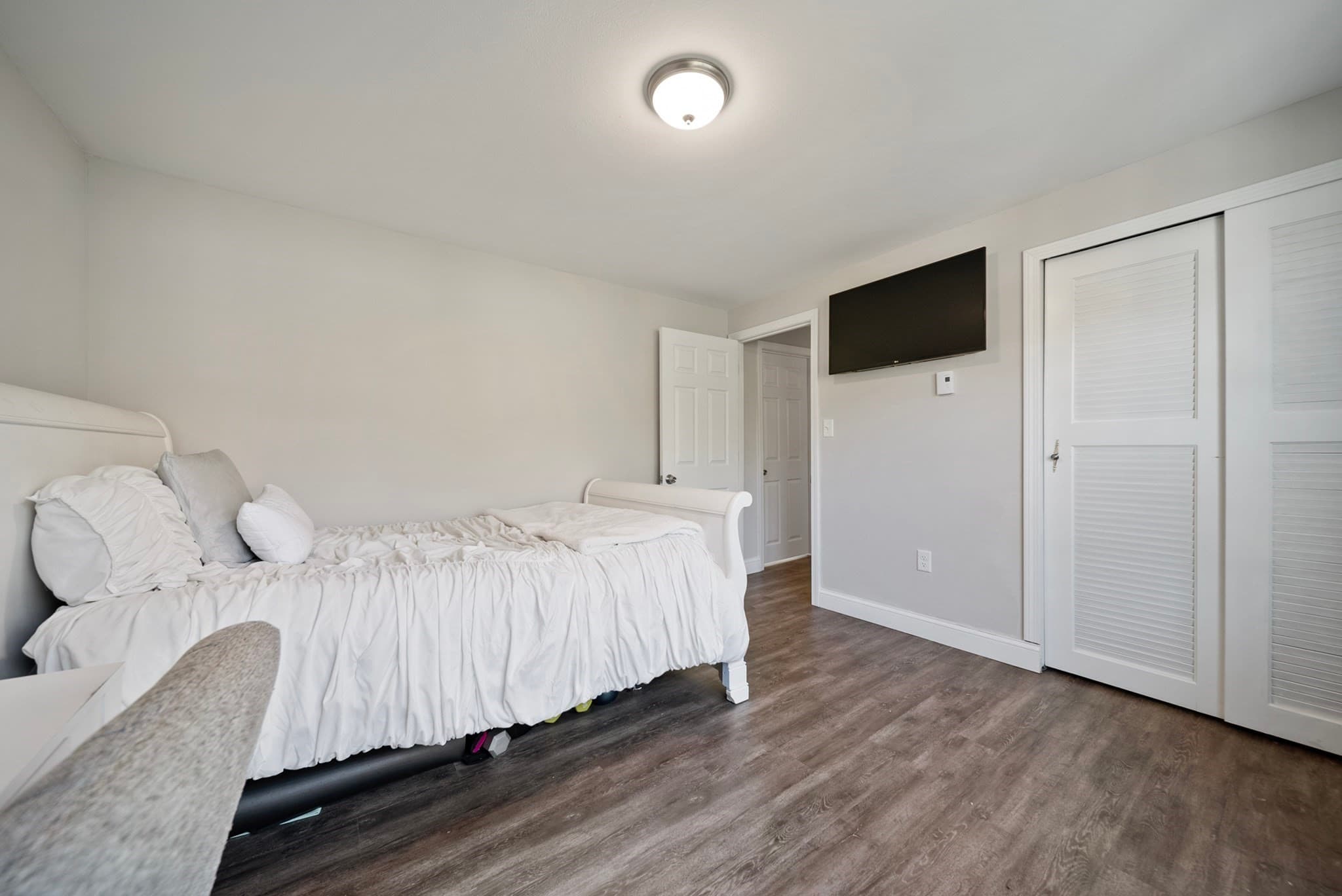 Condominium at 140 Old Ferry Rd # M, Haverhill MA 01830, Haverhill, photo 18 of 31