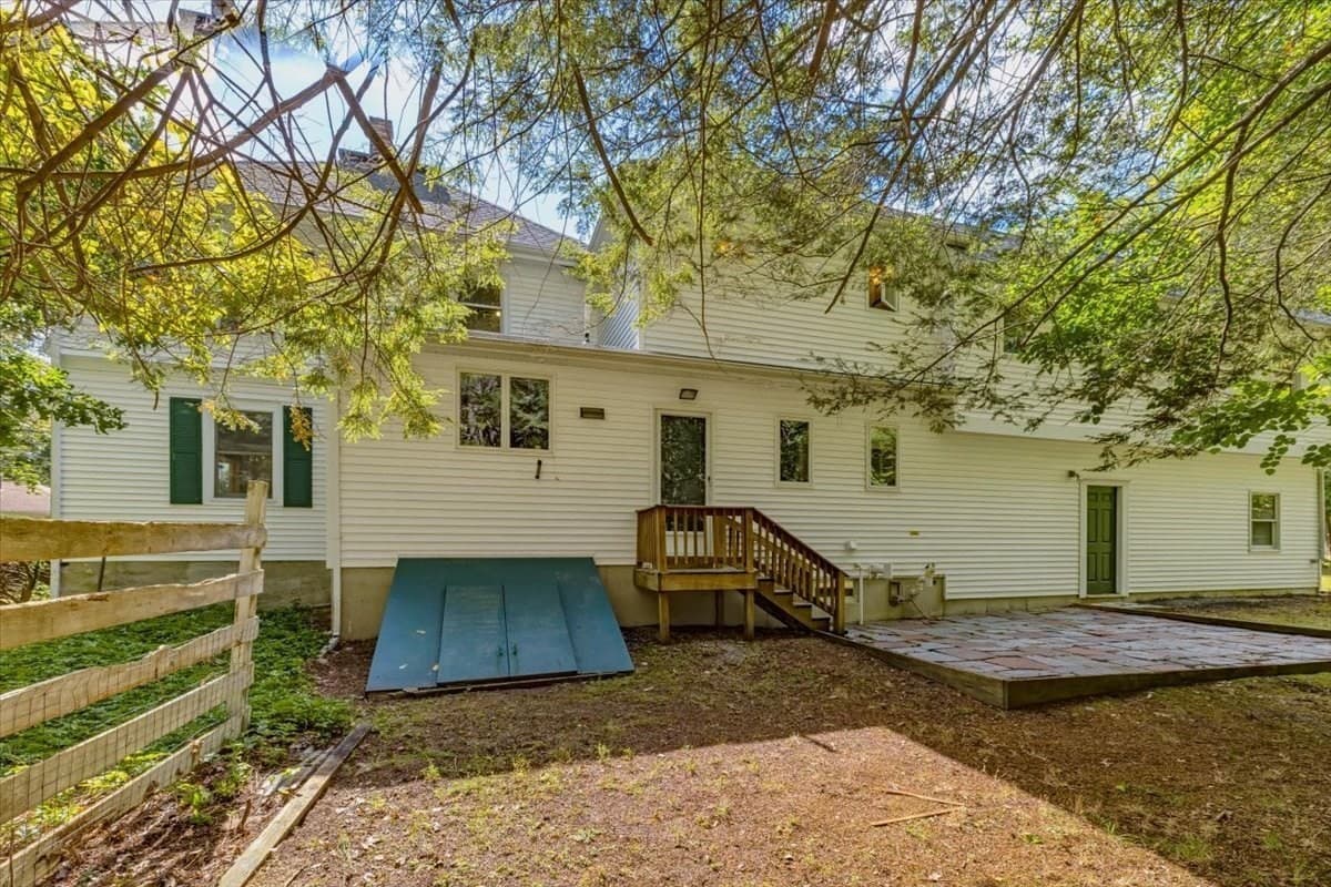 Single Family Residence at 103 Westford St, Chelmsford MA 01824, Chelmsford, photo 5 of 39
