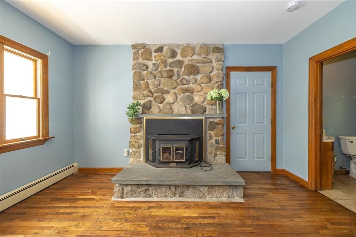 Single Family Residence at 103 Westford St, Chelmsford MA 01824, Chelmsford, photo 9 of 39