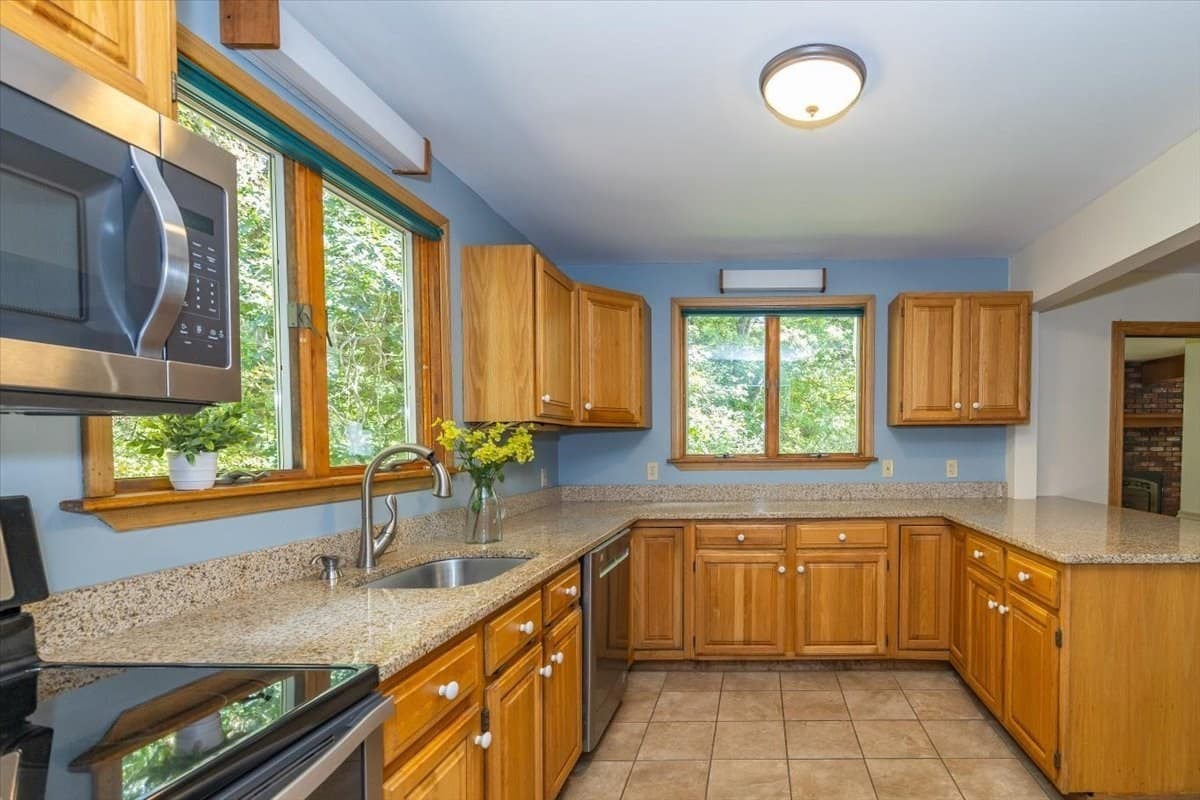 Single Family Residence at 103 Westford St, Chelmsford MA 01824, Chelmsford, photo 14 of 39