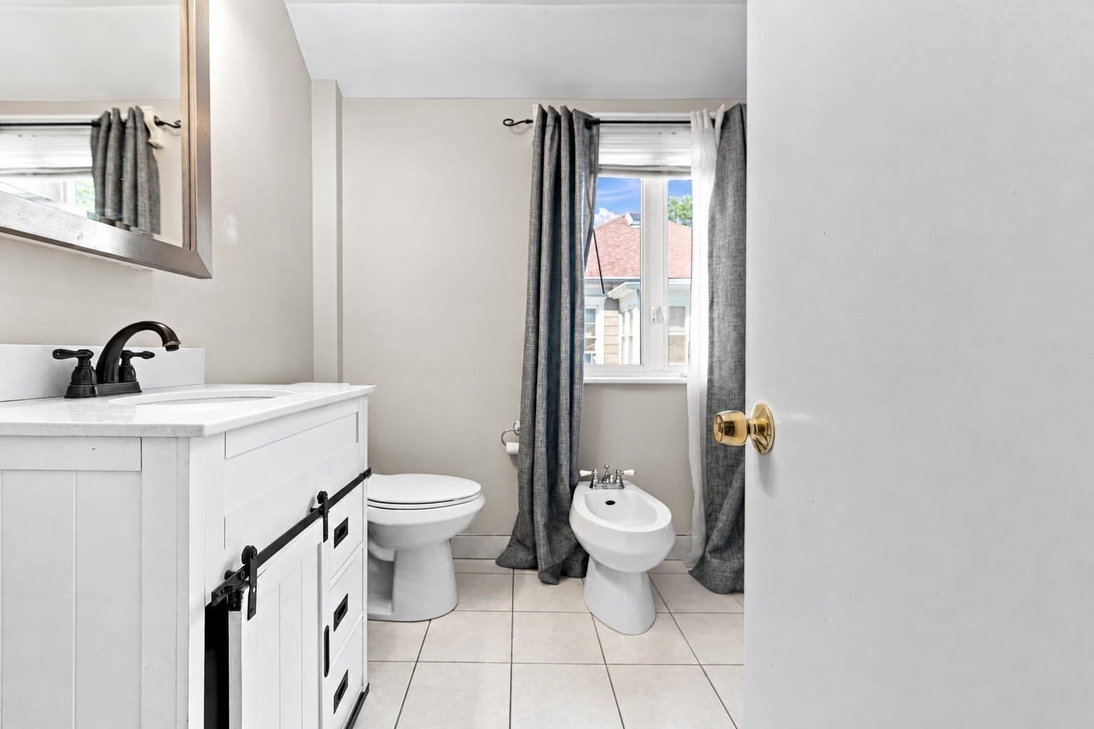 Single Family Residence at 127 Rotch St, New Bedford MA 02740, New Bedford, photo 24 of 29