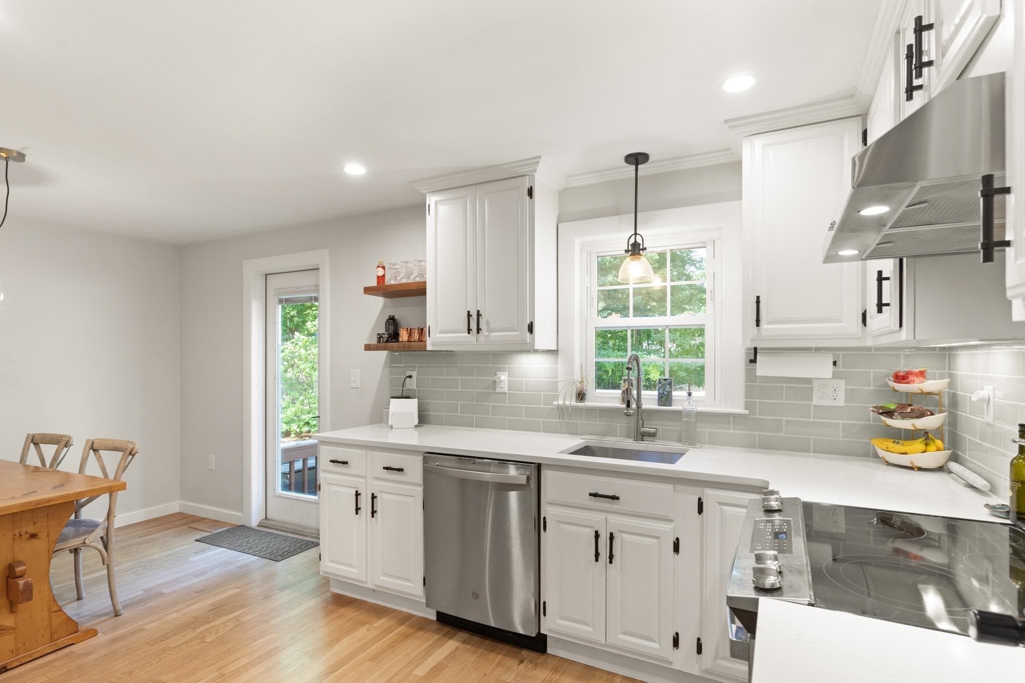 Single Family Residence at 17 Cogswell Ave, Beverly MA 01915, Beverly, photo 3 of 33
