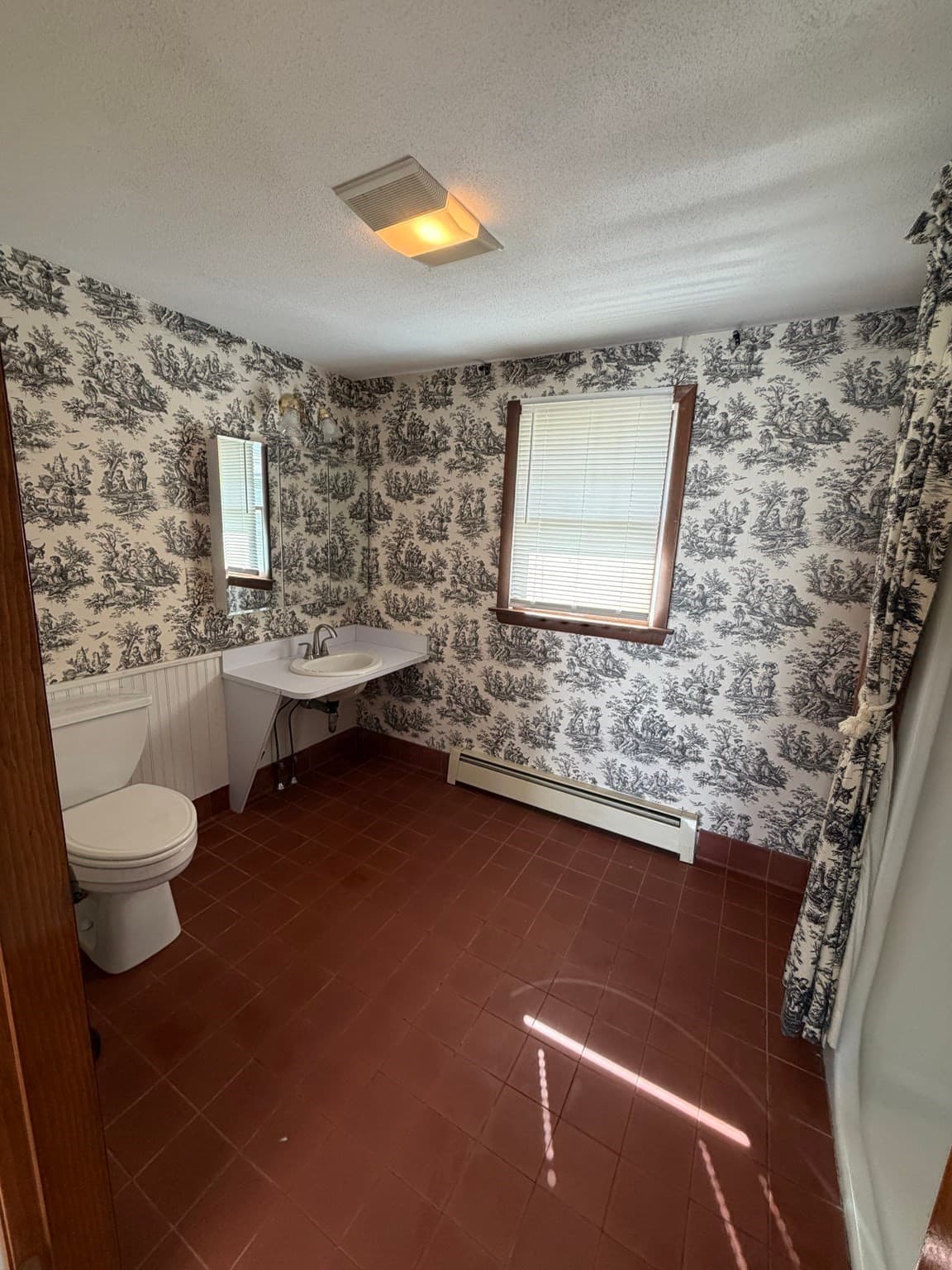 Single Family Residence at 16 Bluemer Rd, Southampton MA 01073, Southampton, photo 17 of 40